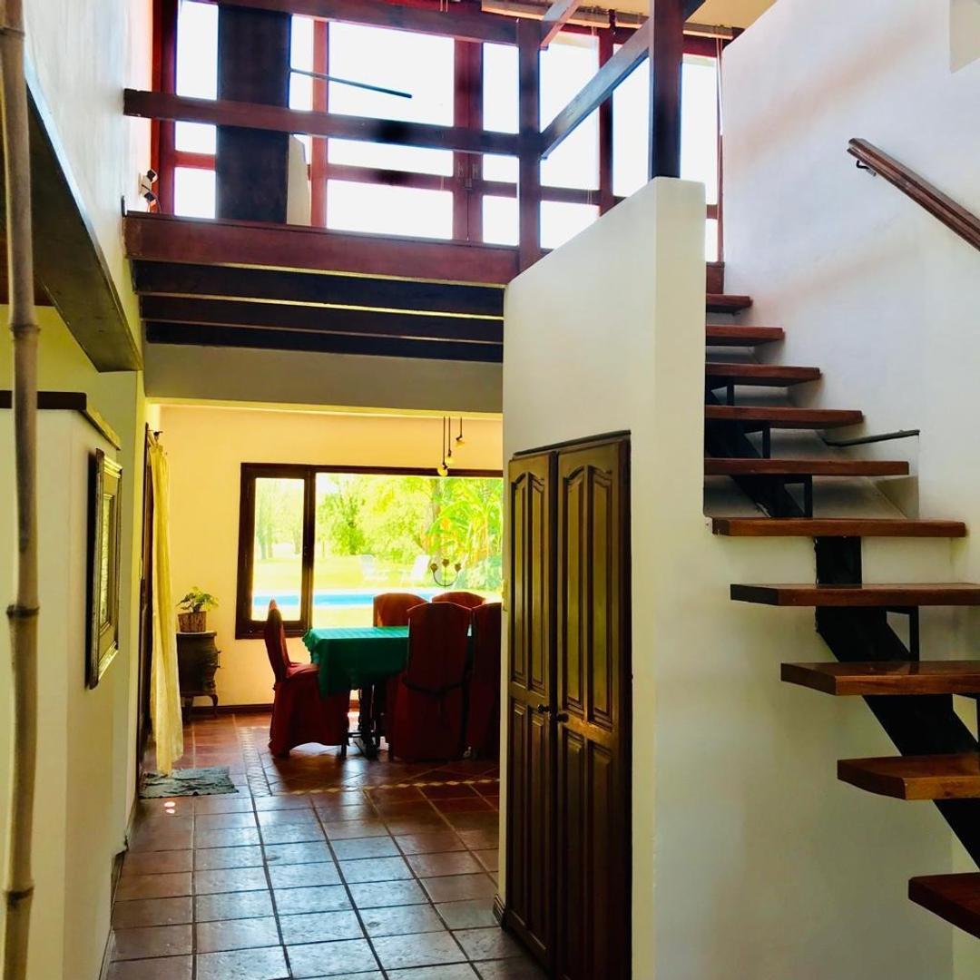 GRAN CASA DE ESTILO CAMPESTRE EN VENTA  EN LOS RAIGALES