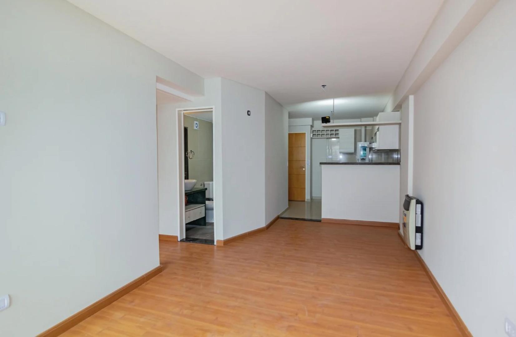 Chacabuco 1502 , Piso 02