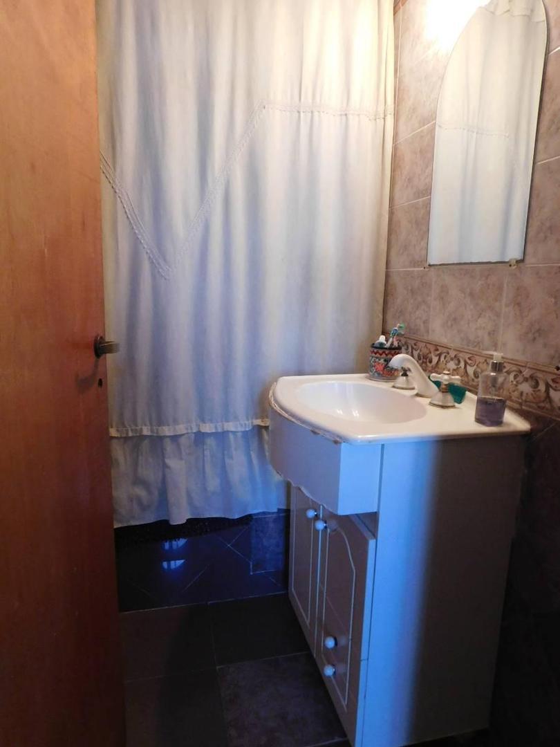 CASA CON 3 DORM y PLAYROOM, QUINCHO CUBIERTO CON ENTREPISO