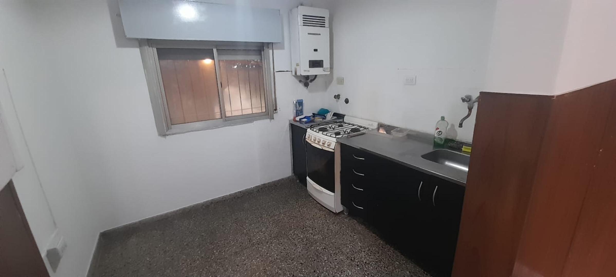 Casa 2 ambientes con 1 baño