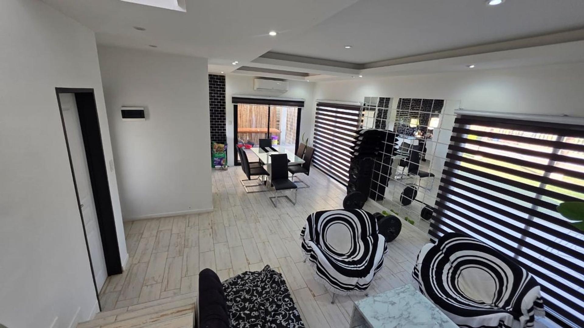 Casa en Venta en Laguna Azul, USD 135.000