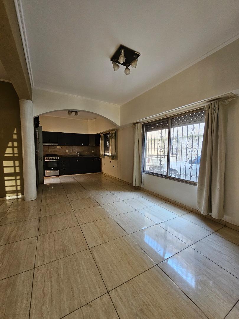 casa de 5 ambientes + galpón venta en block