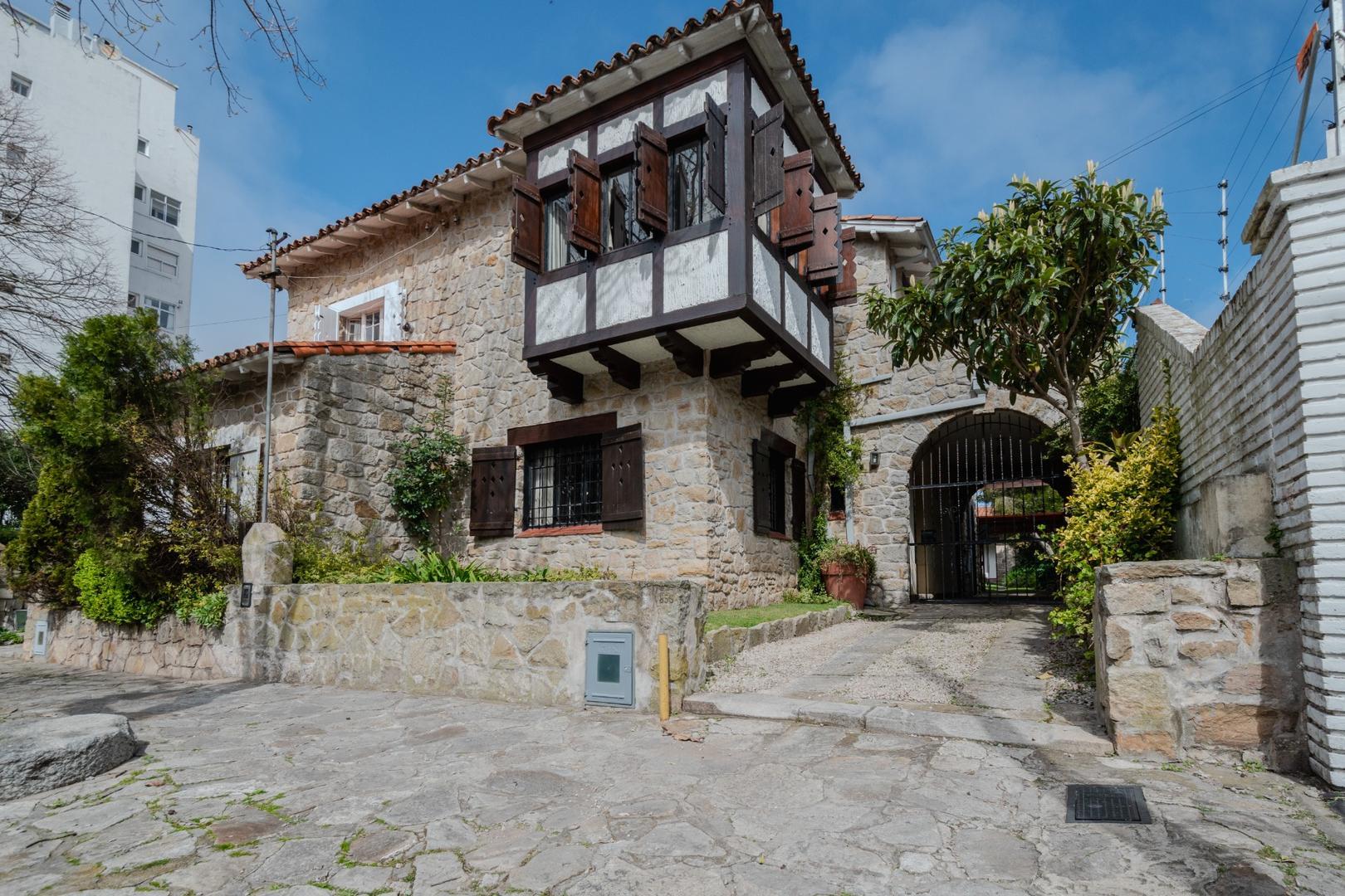 DISTINGUIDA CASA DE ESTILO C/ GRAN PARQUE - Z/STELLA MARIS.