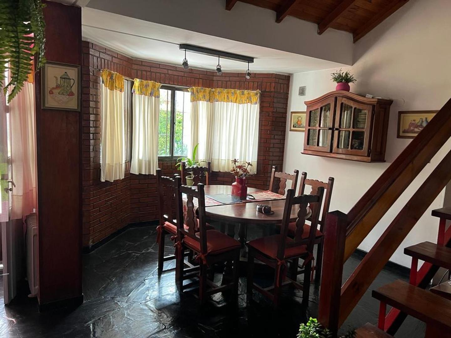 Casa en Venta con 1 cochera