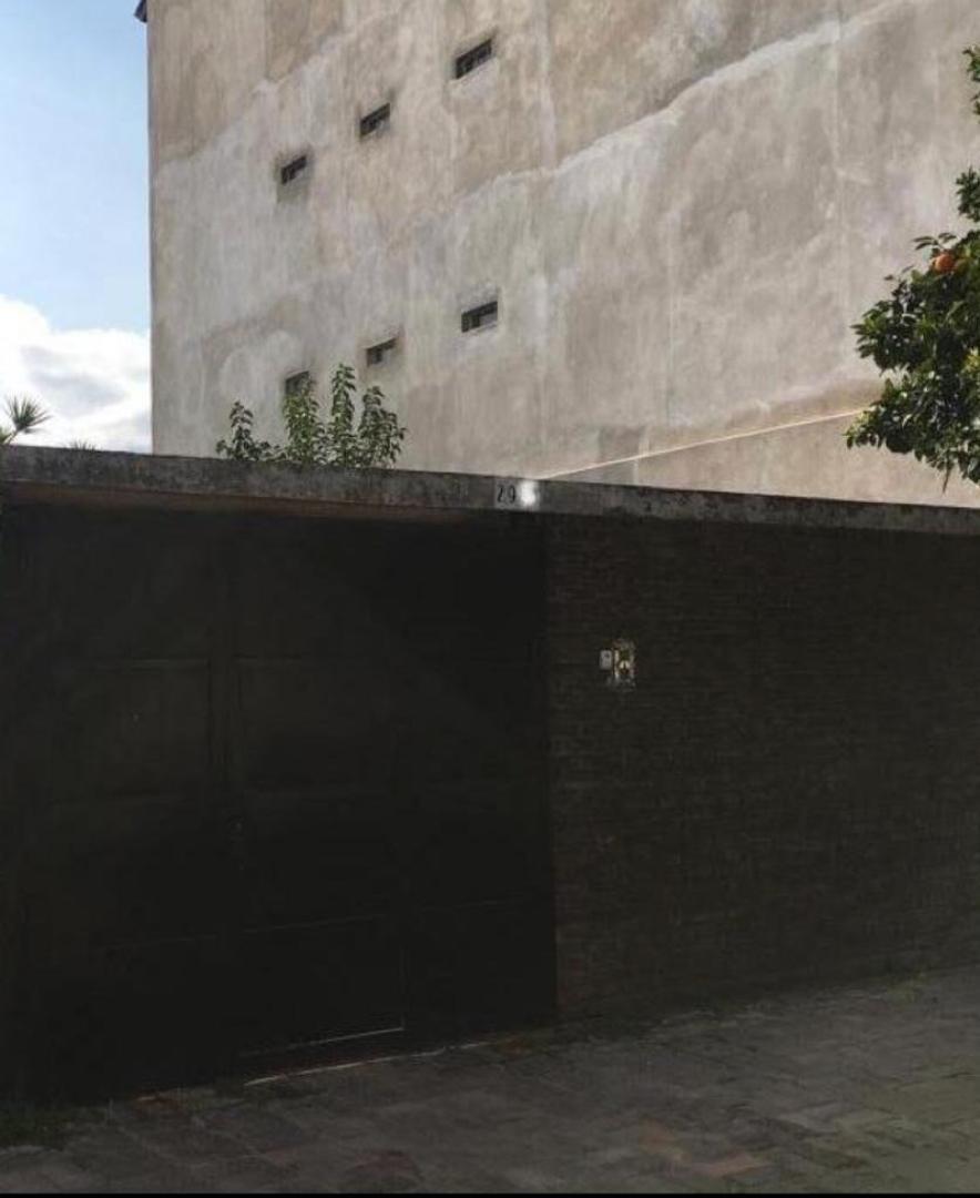 EXCELENTE CASA 3 AMB VENTA LOTE 8.66 X 28, J L SUAREZ