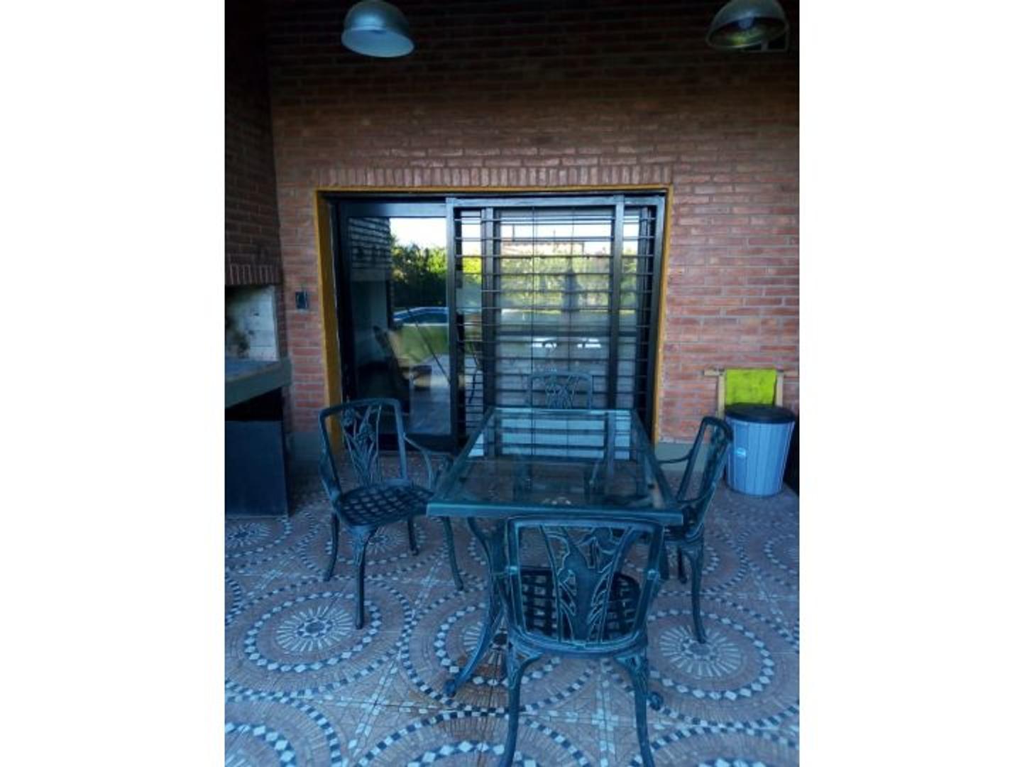 Casa en alquiler temporario Funes Town Disponible Noviembre y Marzo