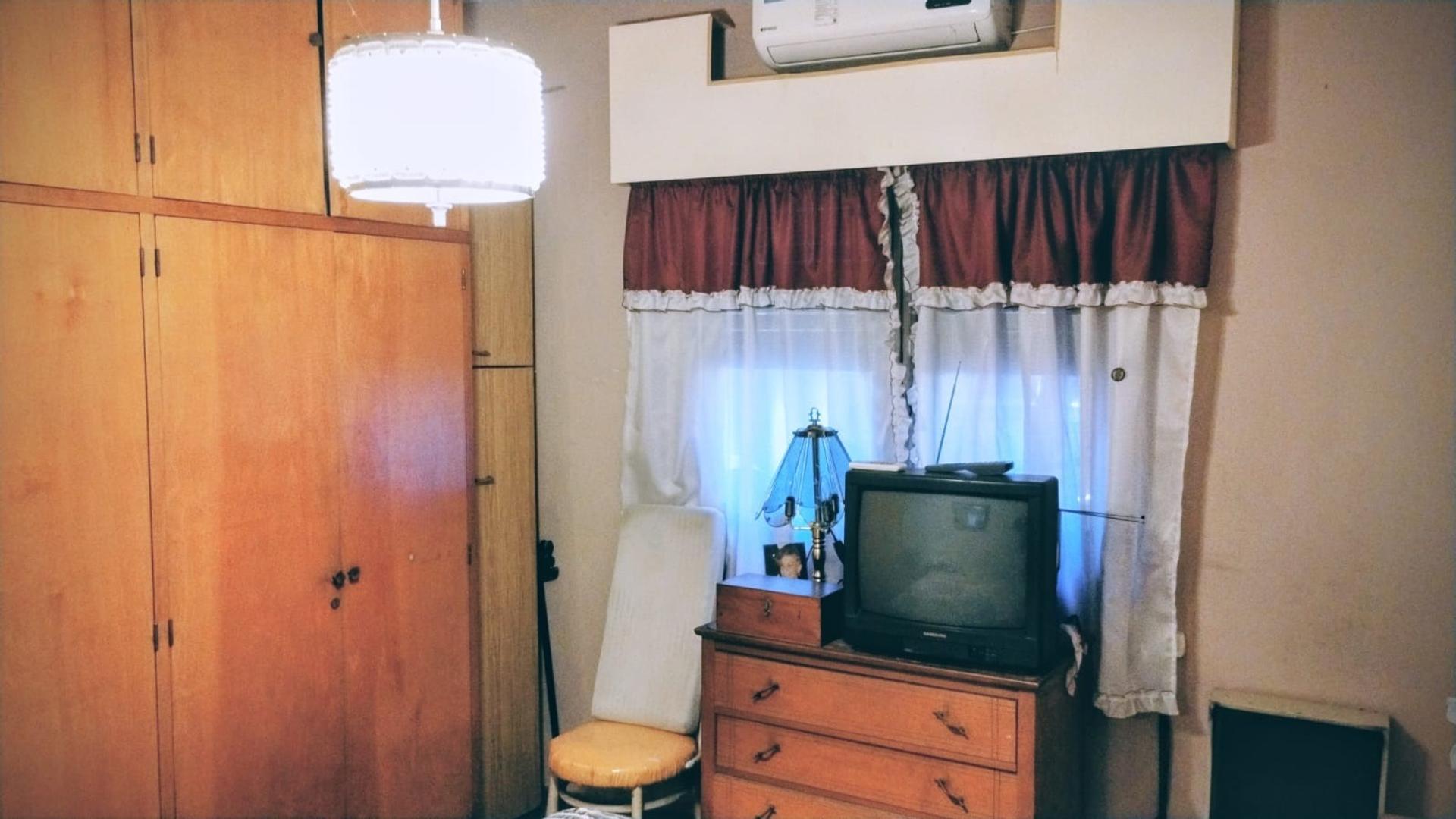 Venta de PH 3 ambientes con fondo libre en Wilde