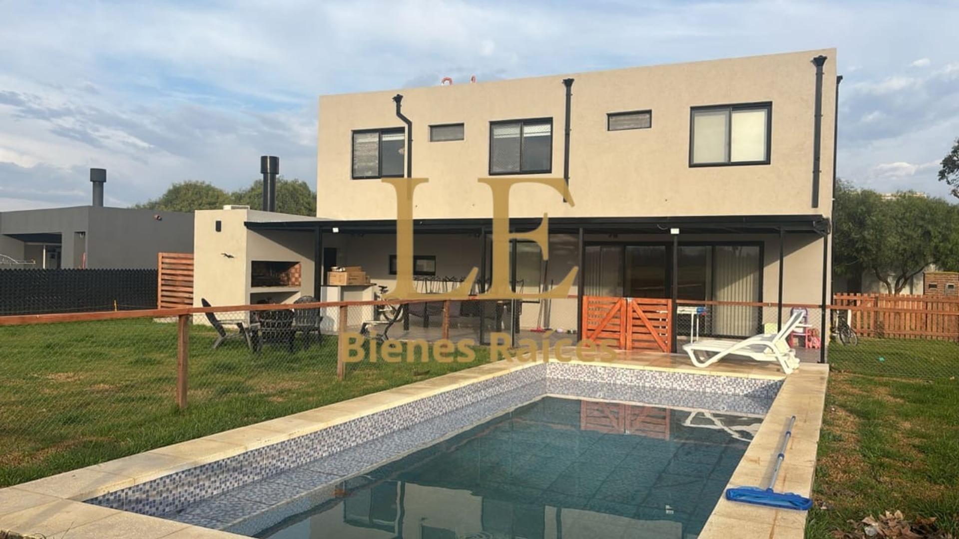 Casa 4 ambientes con 4 baños