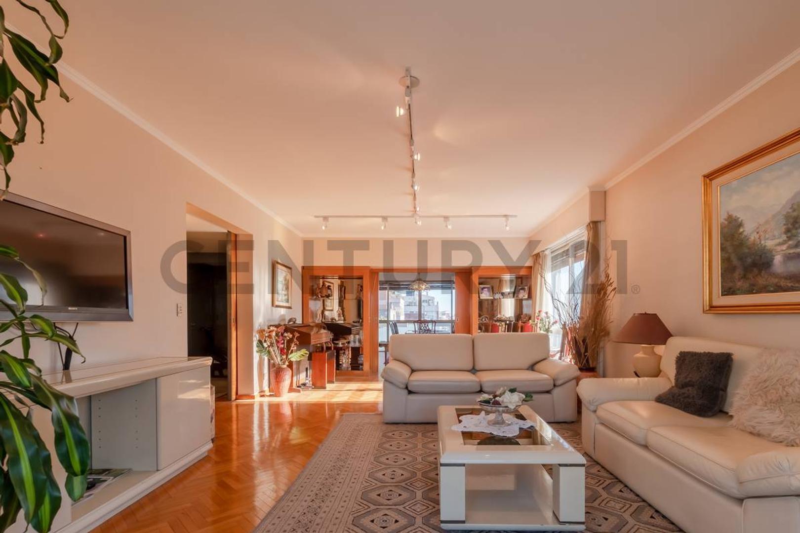 Departamento en Venta de 4 dormitorios