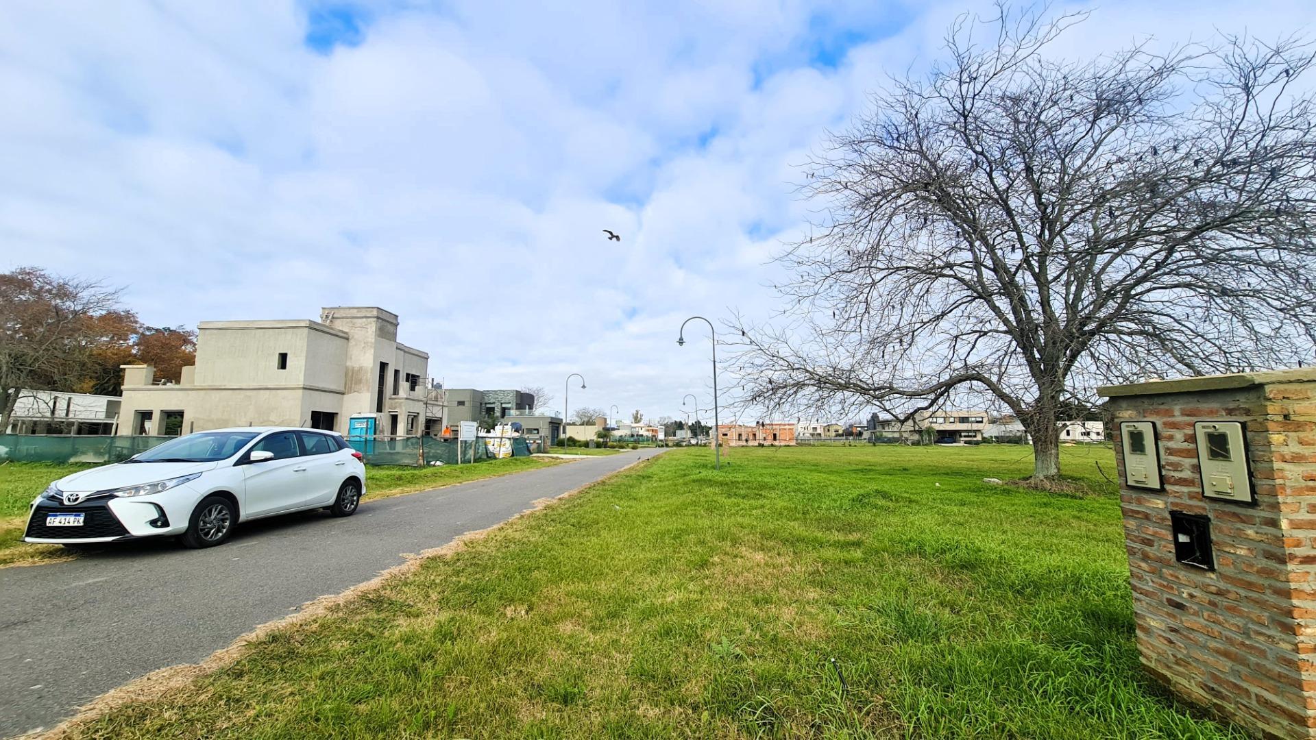 Village Del Parque 8800