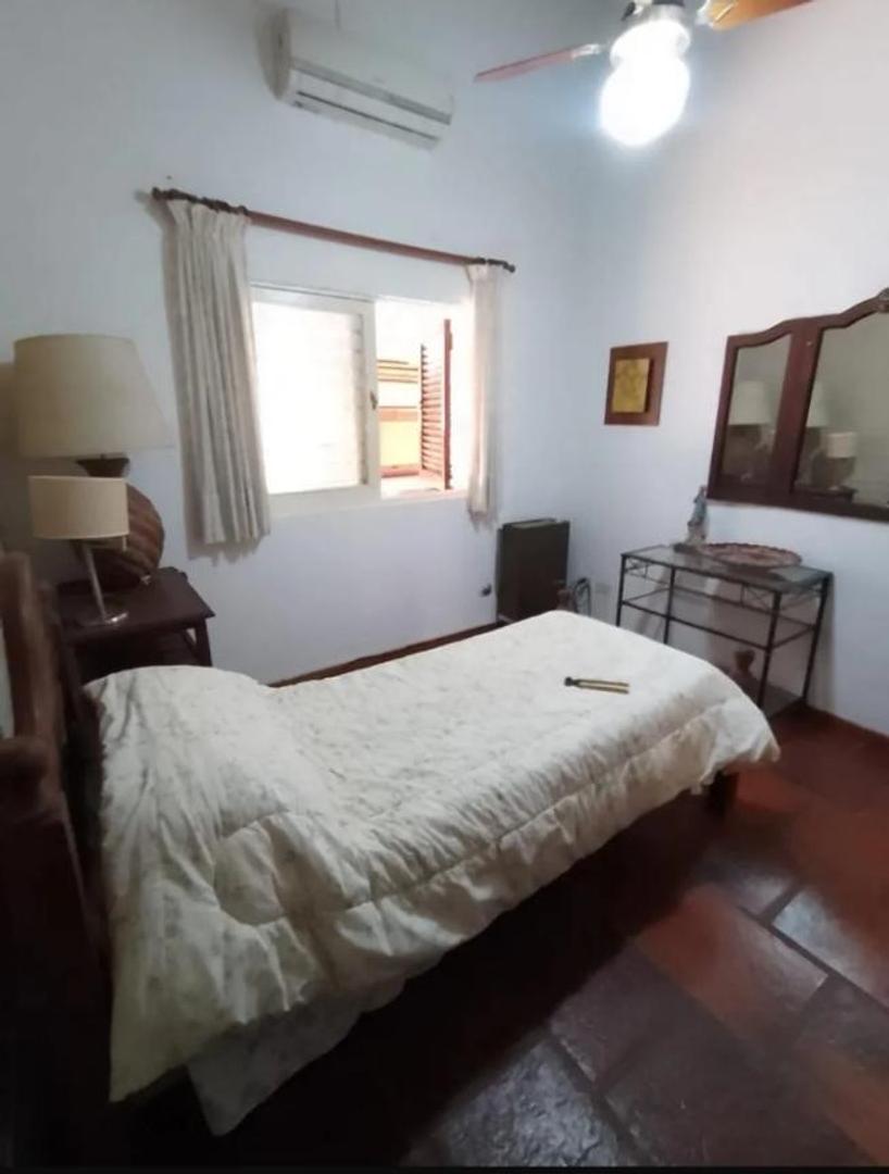 Casa en Venta con 4 cocheras