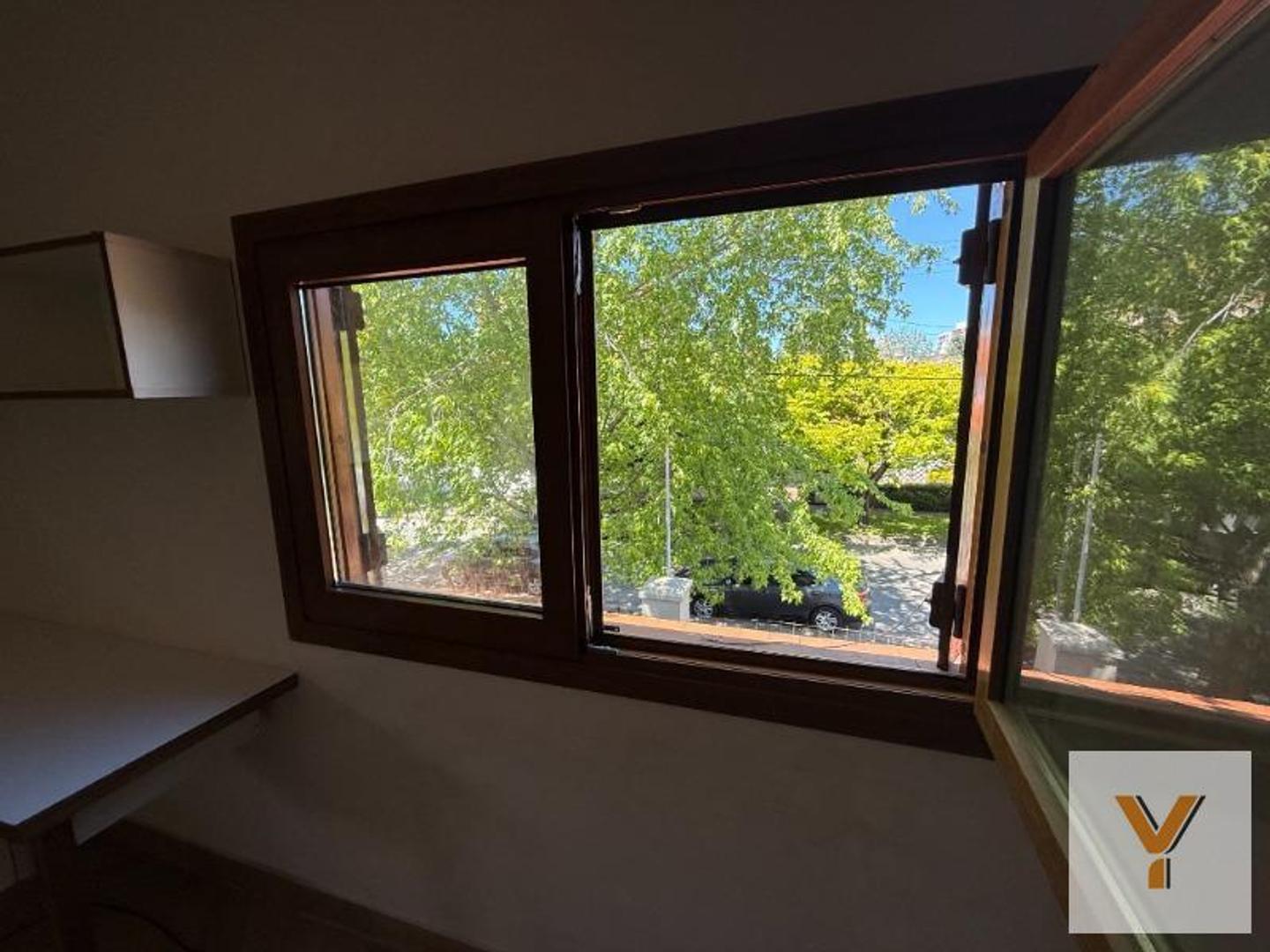 Casa 8 ambientes con 3 baños