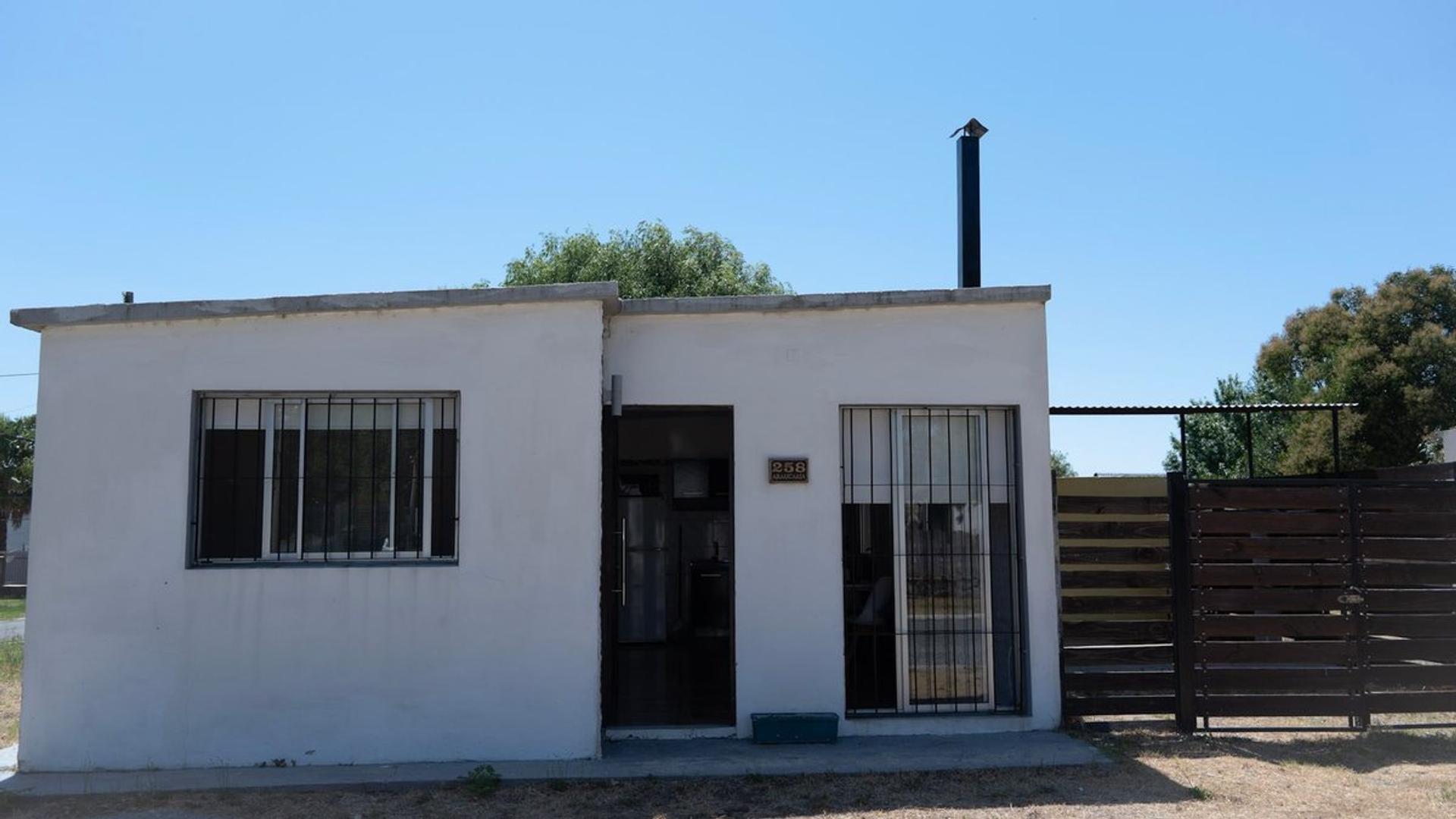 Casa 2 dormitorios en Balneario Ferrando, Alquiler