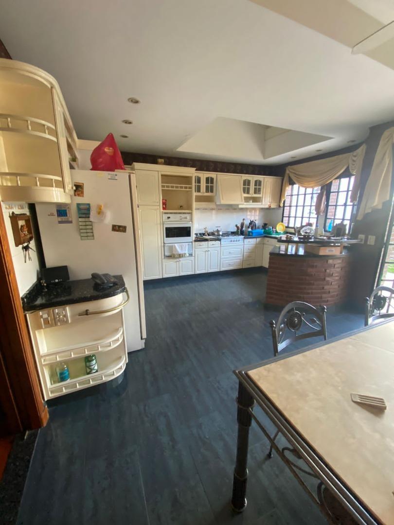 VENTA CHALET 4 AMB C/PILETA