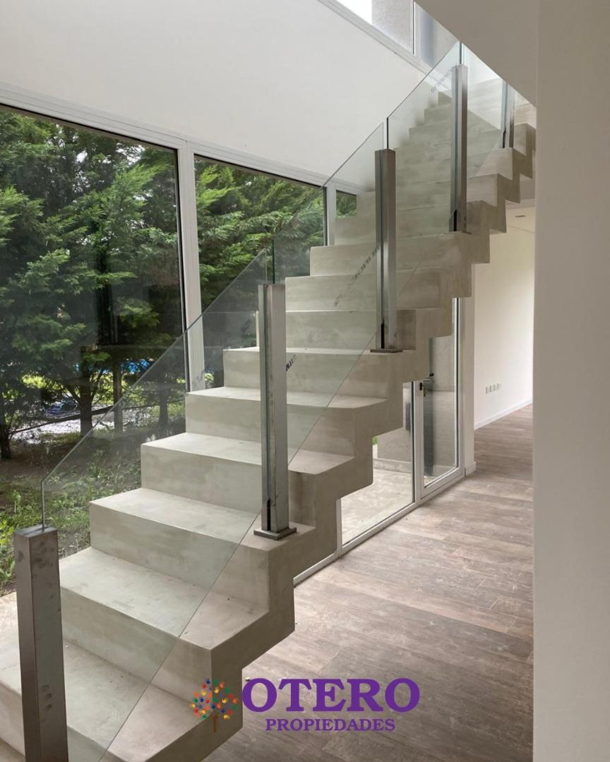 Casa 4 ambientes con 4 baños