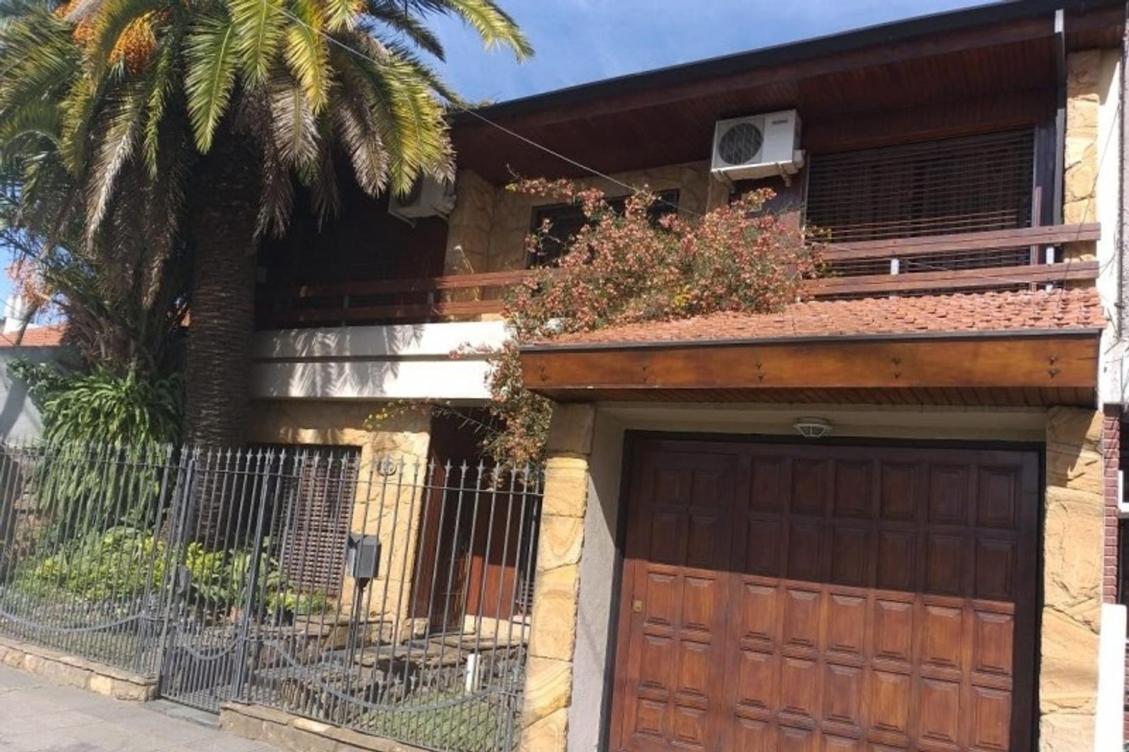 CASA 4 AMBIENTES EN VILLA LUZURIAGA