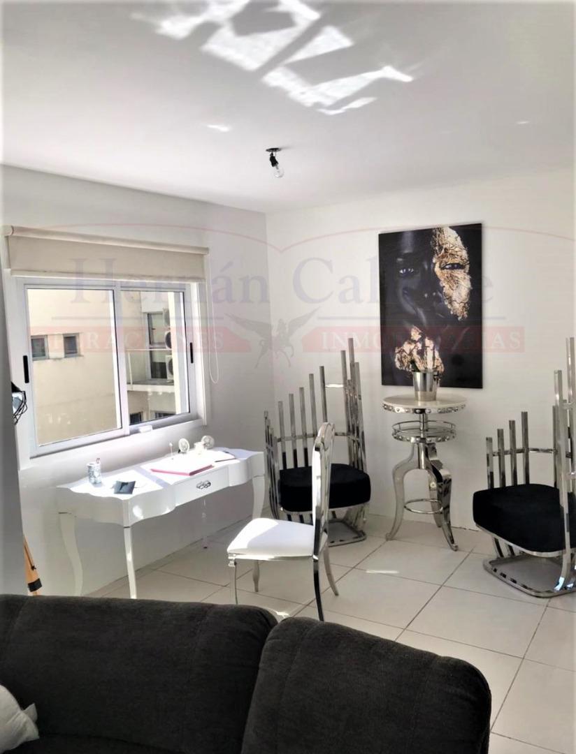 EXCELENTE DEPARTAMENTO 4 AMBIENTES DISTRIBUIDO EN 3 PISOS