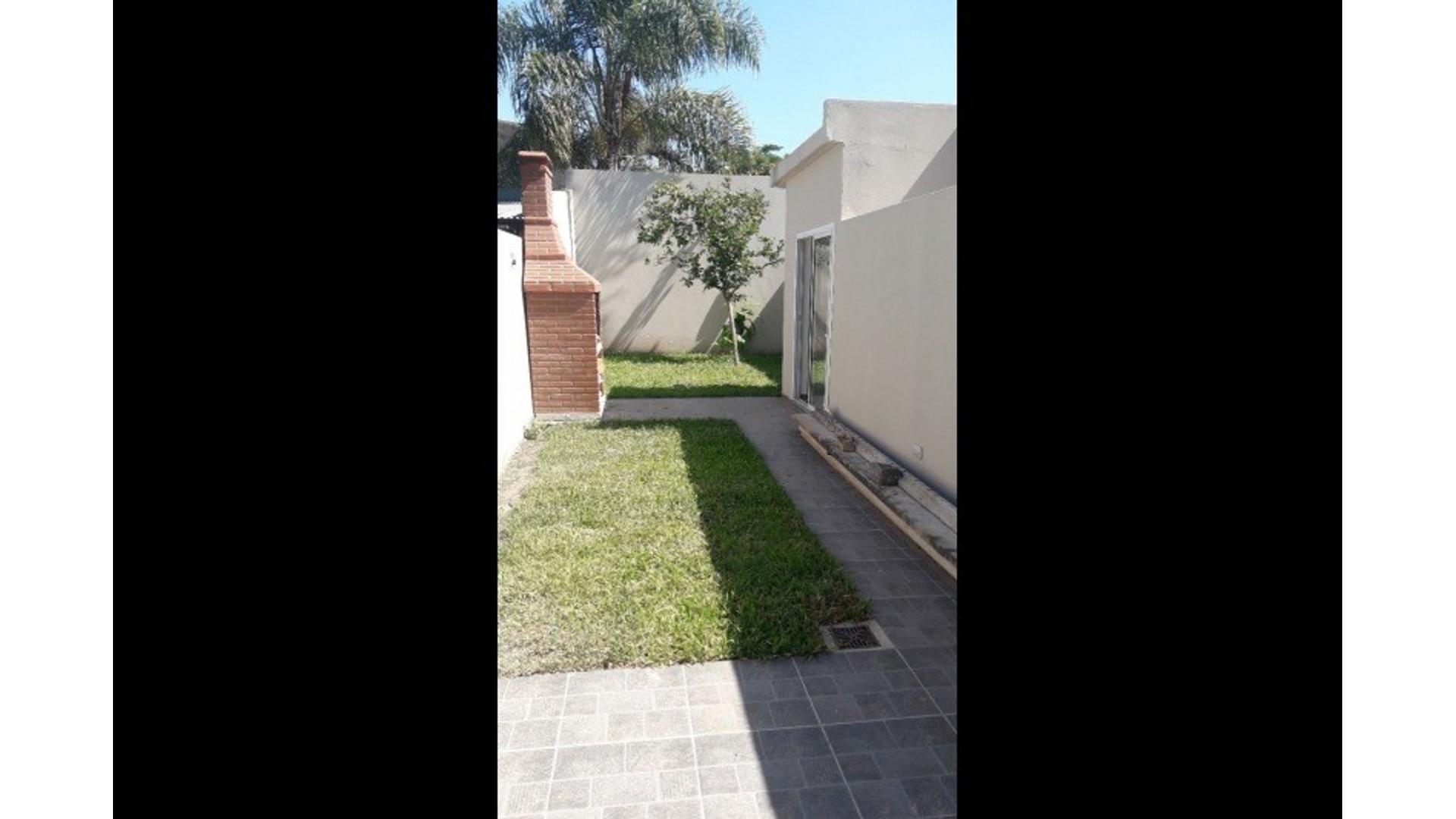 Excelente duplex de 3 amb.c/cochera y amplio fondo(RamosMejí