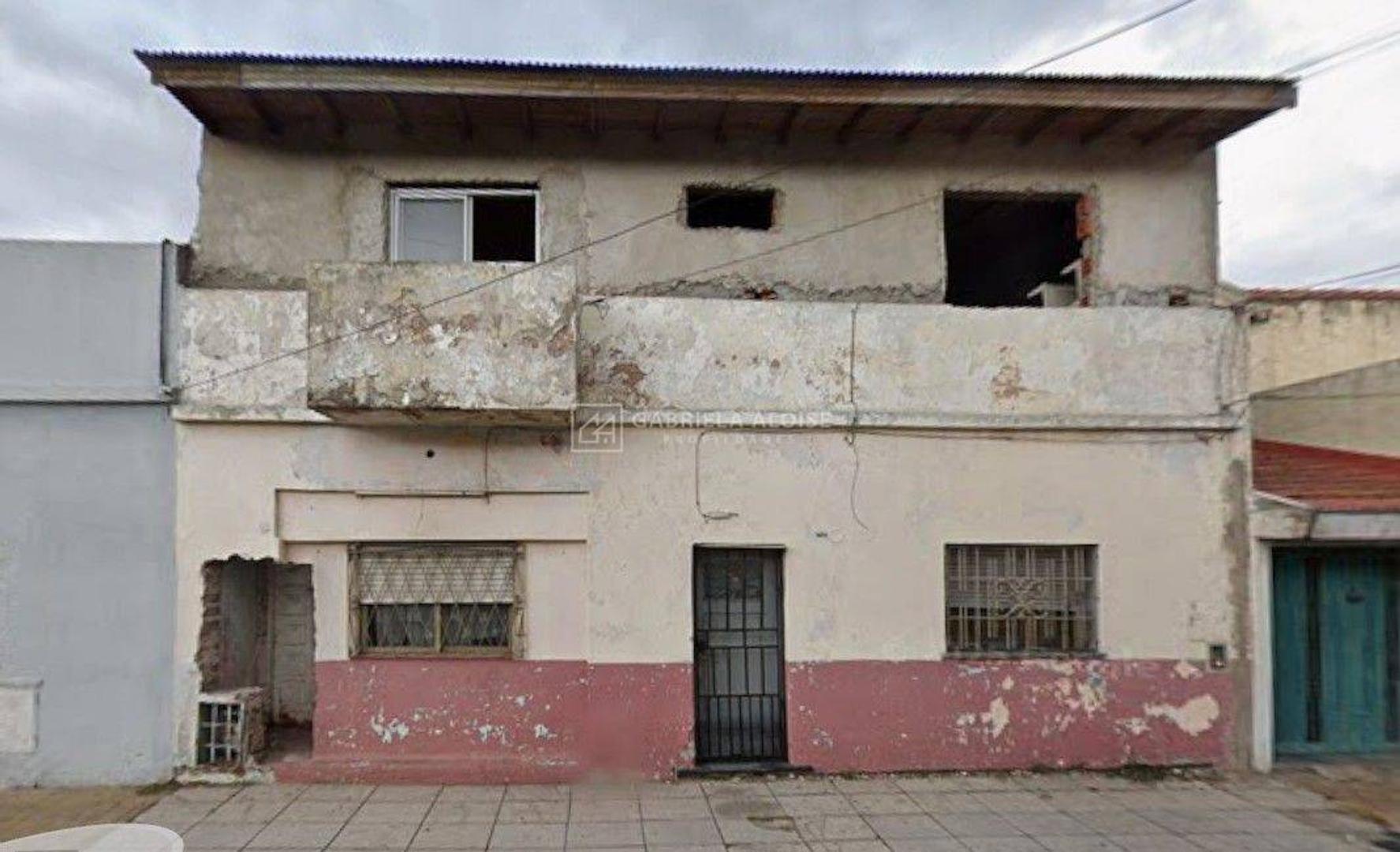 Venta de Casa 3 ambientes a refaccionar en Caseros, Tres de Febrero