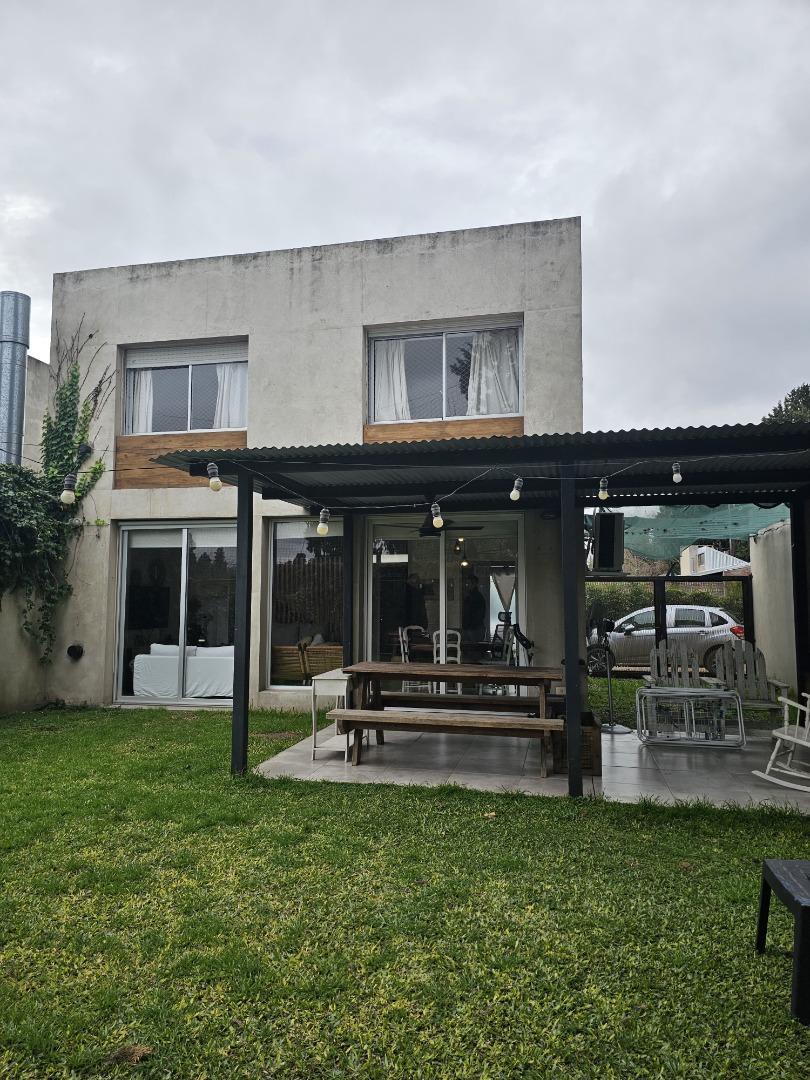 CASA 2 DORMIS C/ COCHERA EN FISHERTON - COMPLEJO DE CASAS