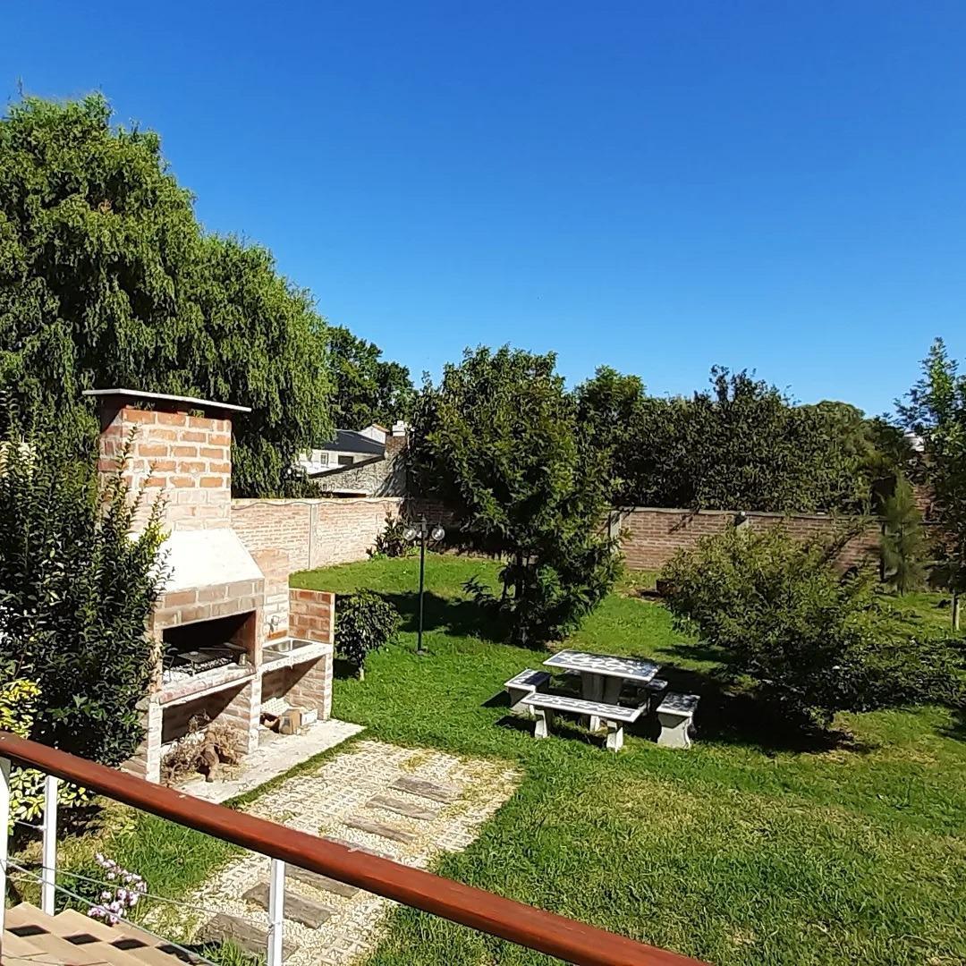 Casa 2 ambientes con 1 baño