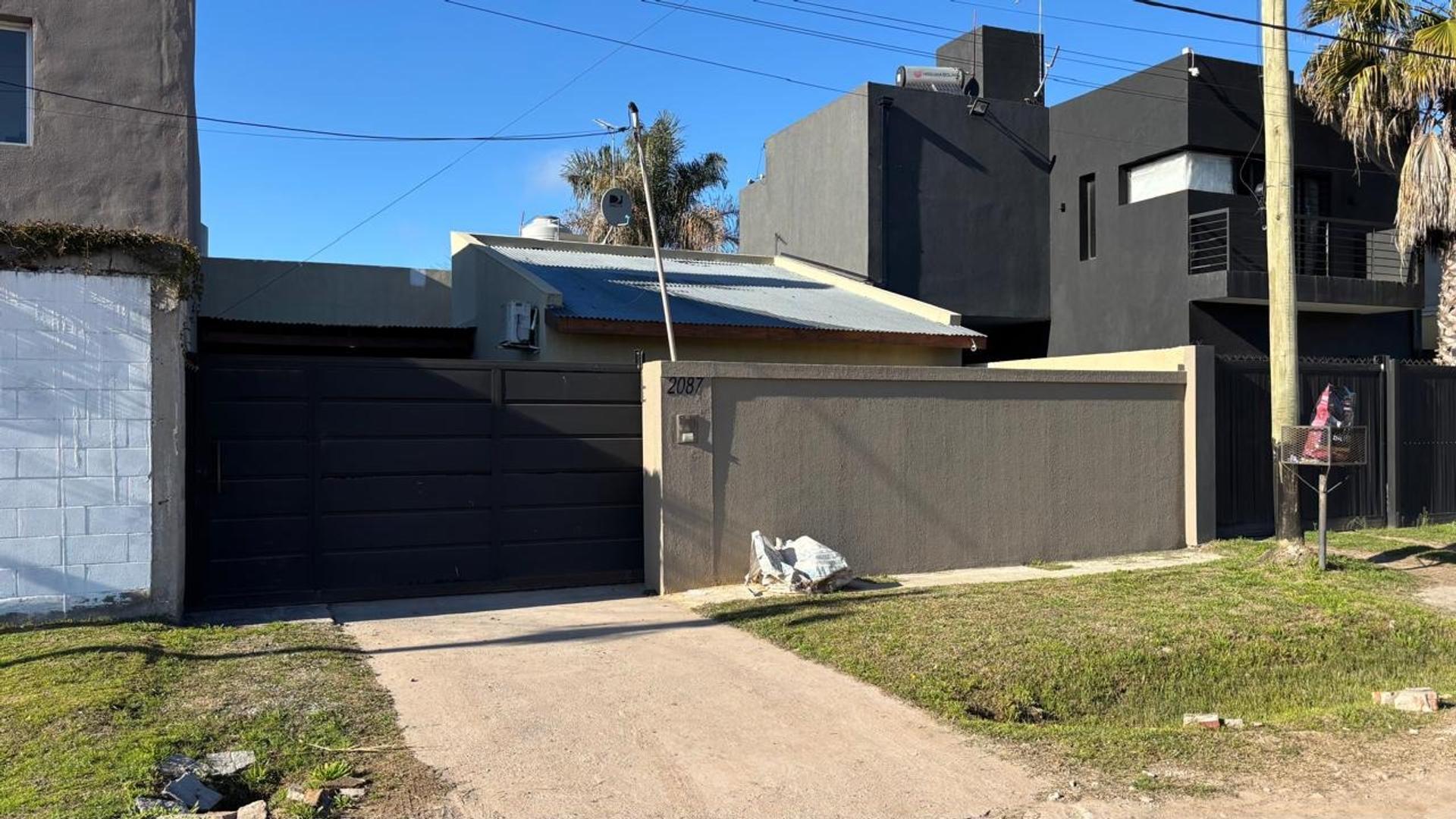 casa 3 ambientes venta La Reja