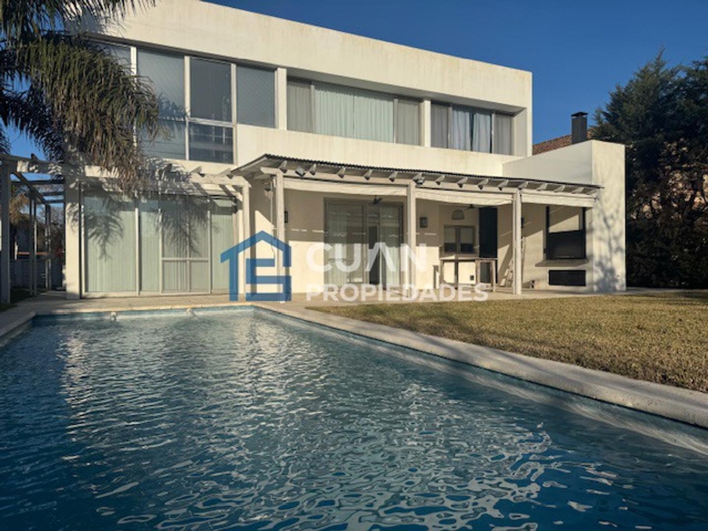 Saint Matthews Village, Pilar