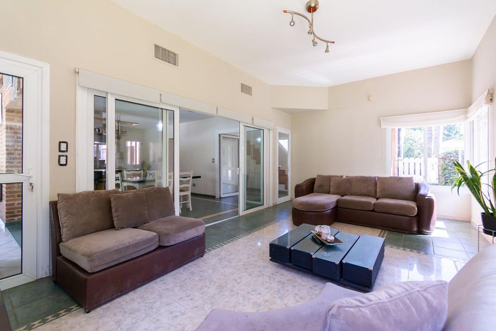 Venta casa El Casco de Leloir FINANCIA