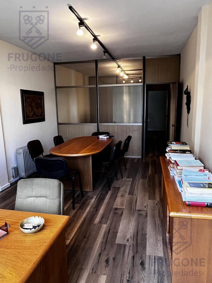 Oficina 3 ambientes con 2 baños