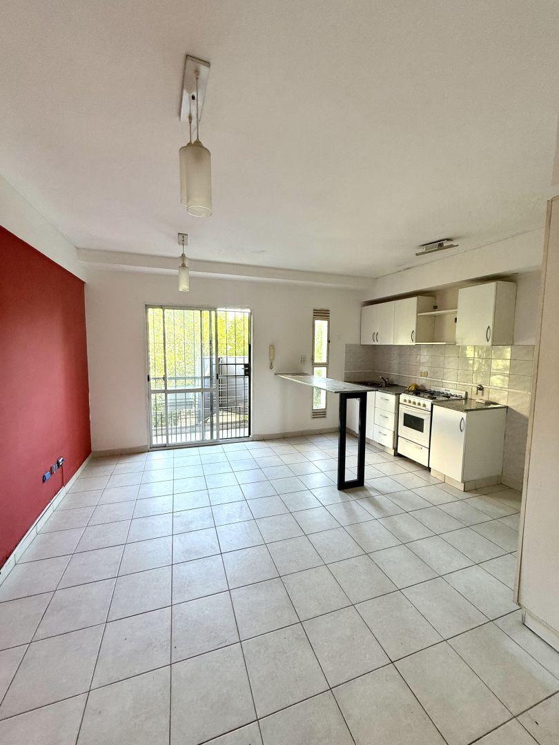 Venta Departamento Dúplex 1 Dormitorio y Comodín en Abasto