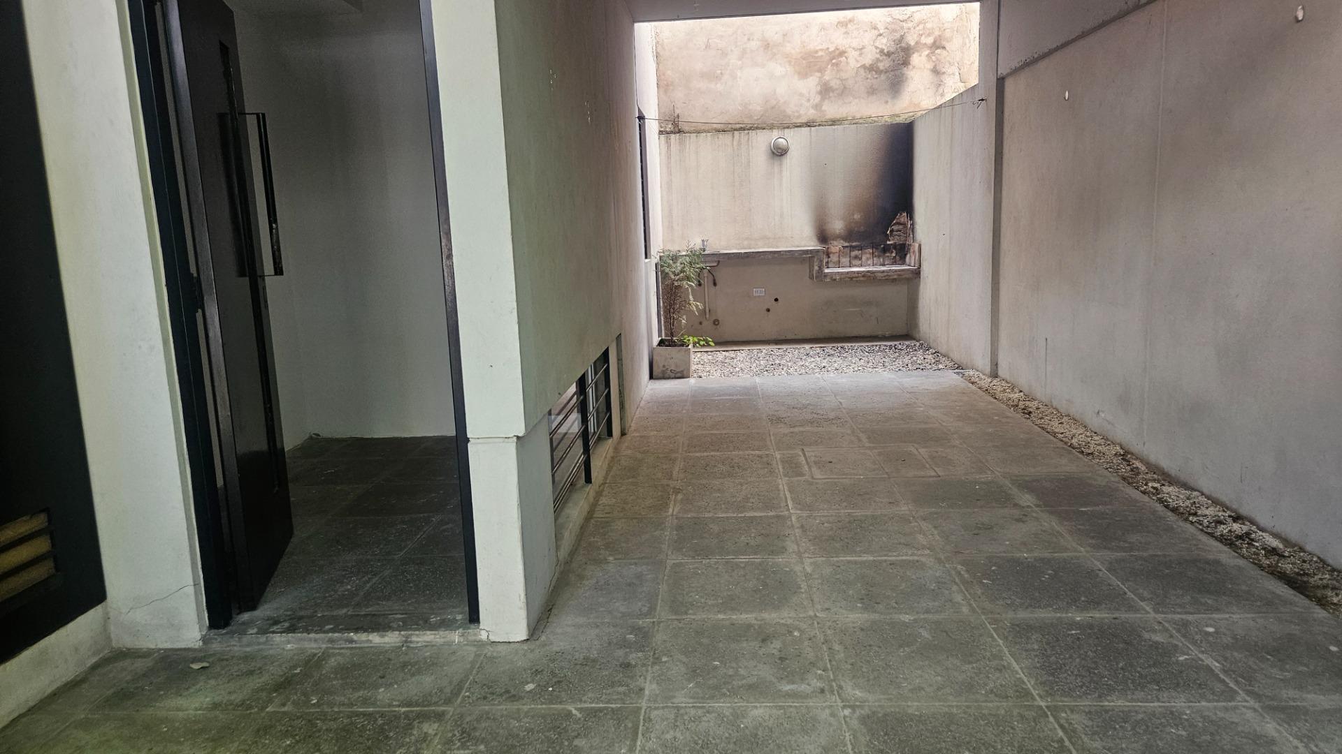 Depto Tipo Casa en Alquiler de 2 ambientes