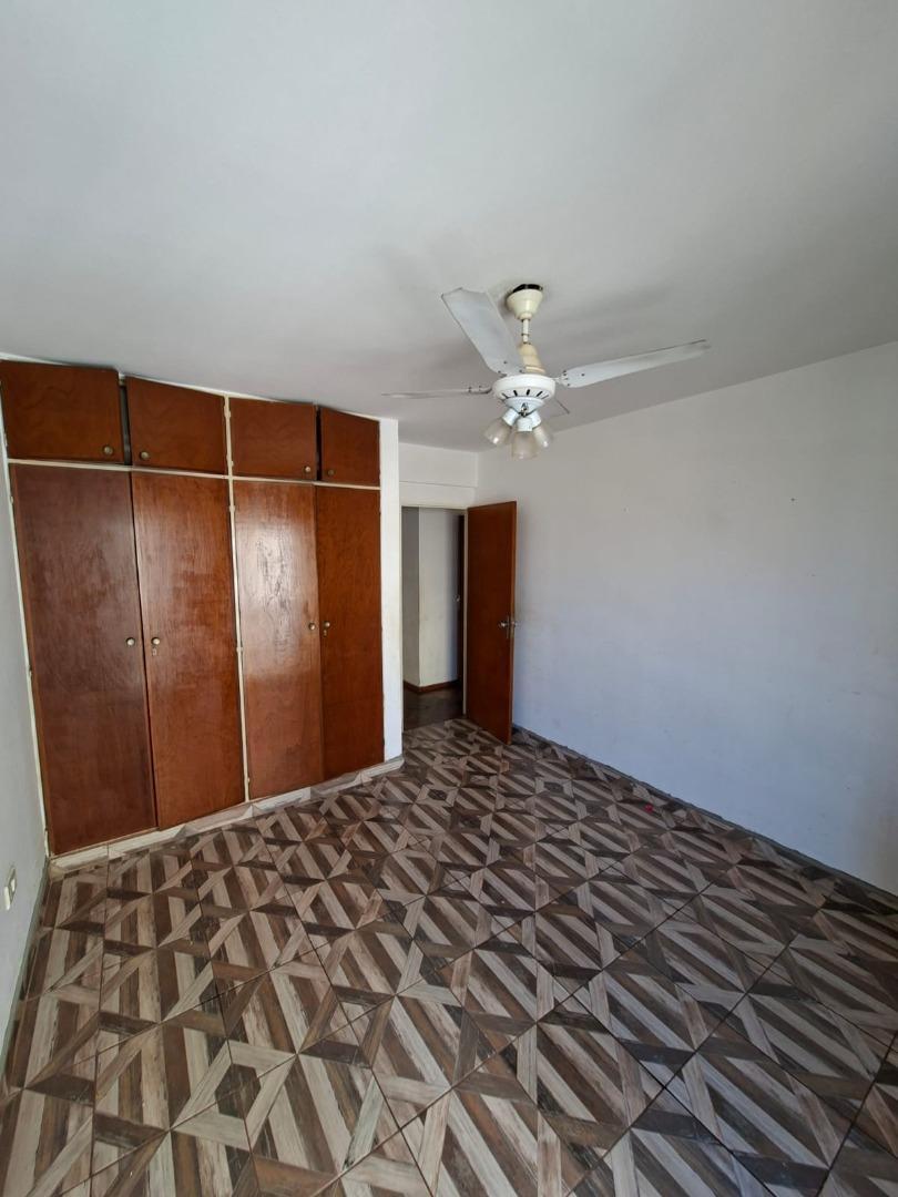 Vendo o permuto departamento amplio de tres dormitorios