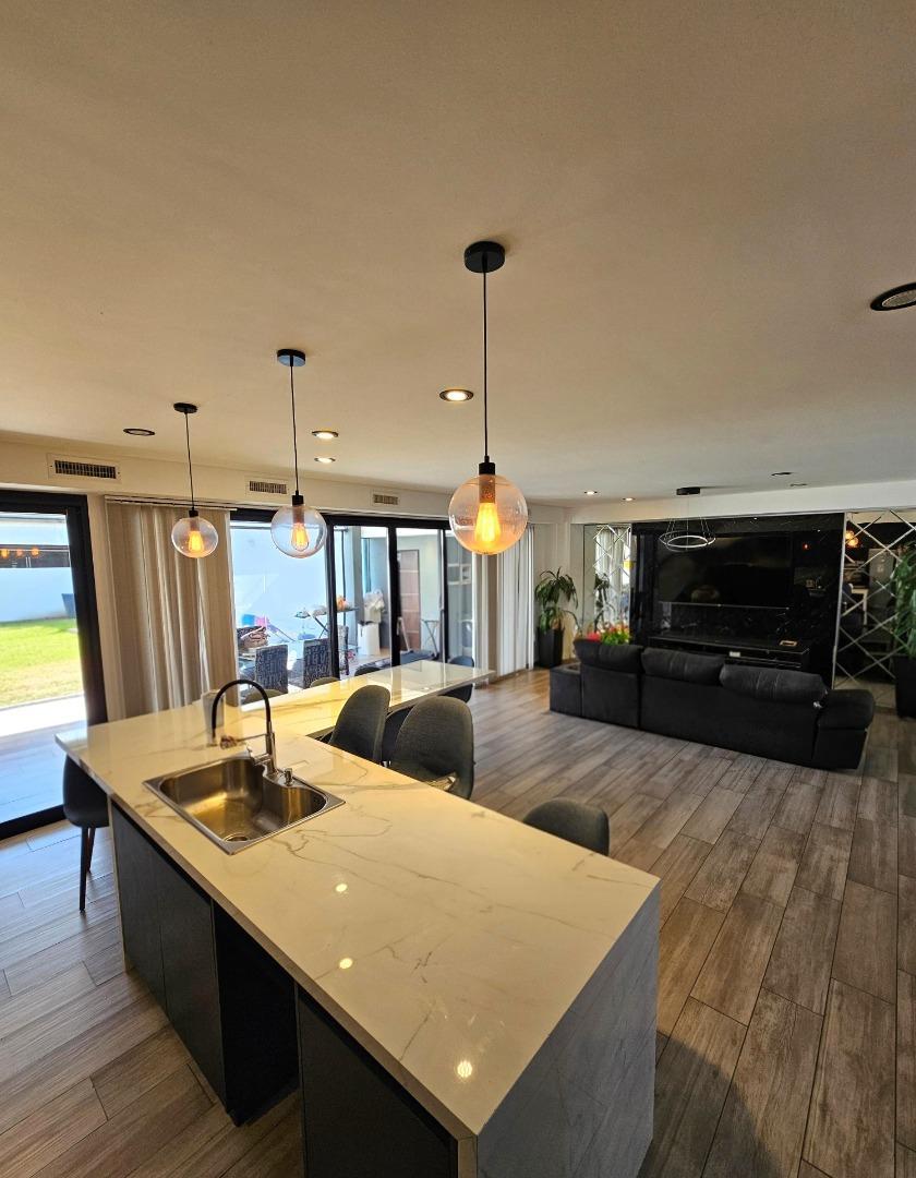 VILLA BALLESTER: CHALET 4 AMB EN LOTE PROPIO 10X30m CONSULTE