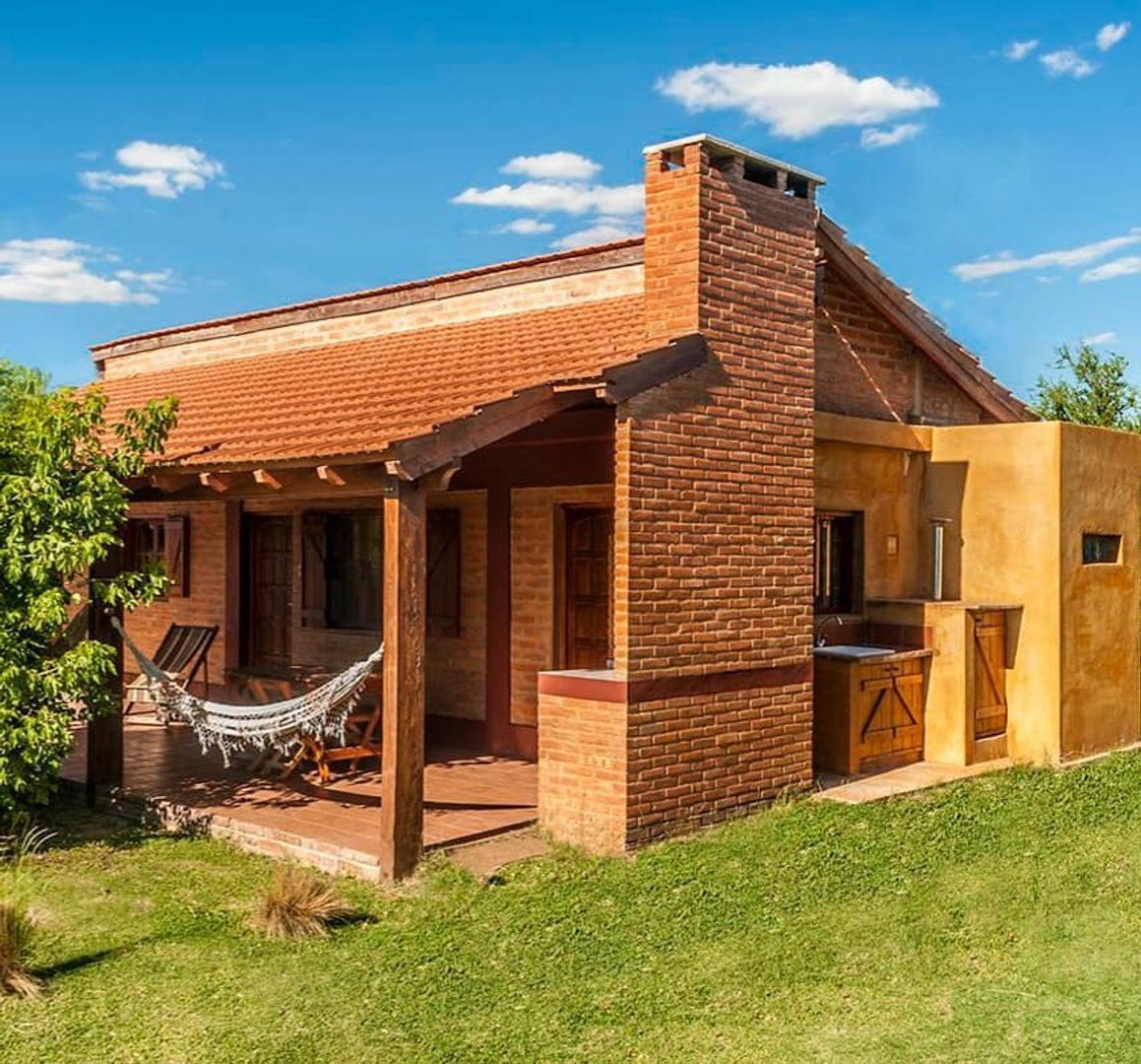 Casa 6 ambientes con 5 baños