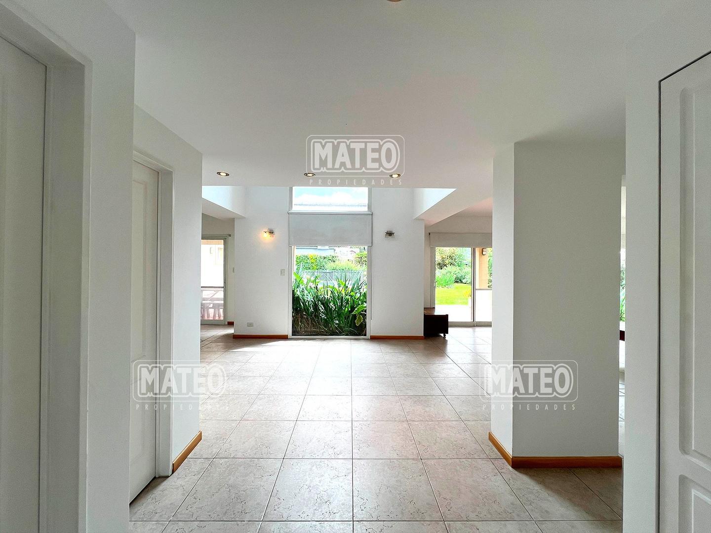 BUEN NIVEL CONSTRUCTIVO Y DE TERMINACIONES