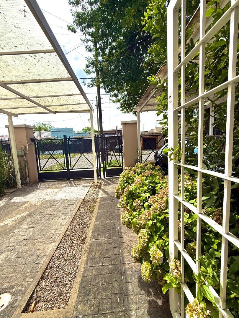 Casa en Venta en José Mármol, USD 127.900
