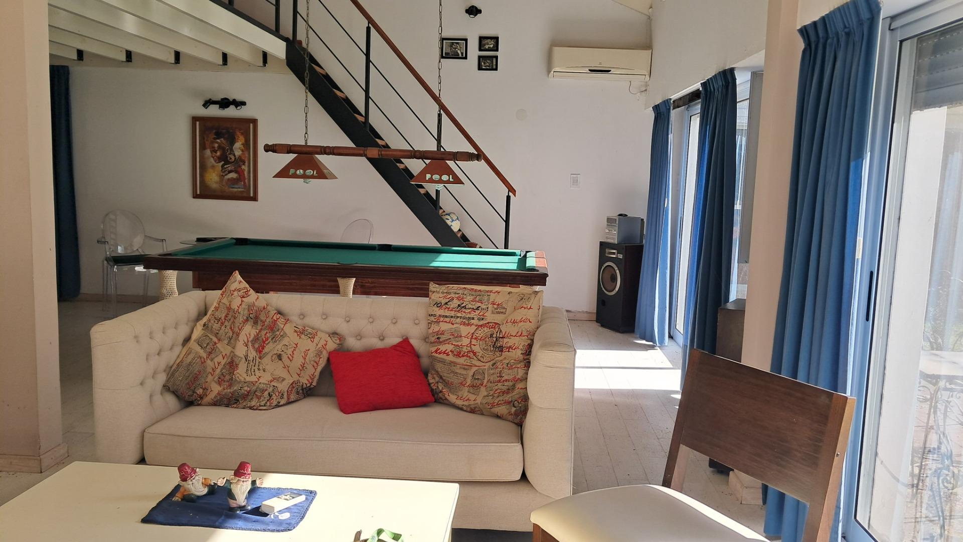 Casa en Venta con 2 cocheras