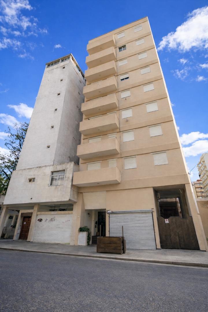 2 ambientes 45 mts, cocina sep, patio/lvadero, ascensor