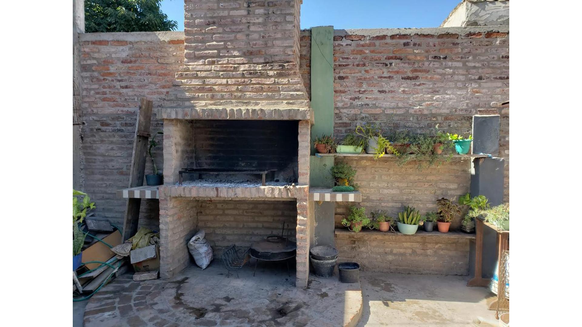 Casa 4 ambientes con 1 baño