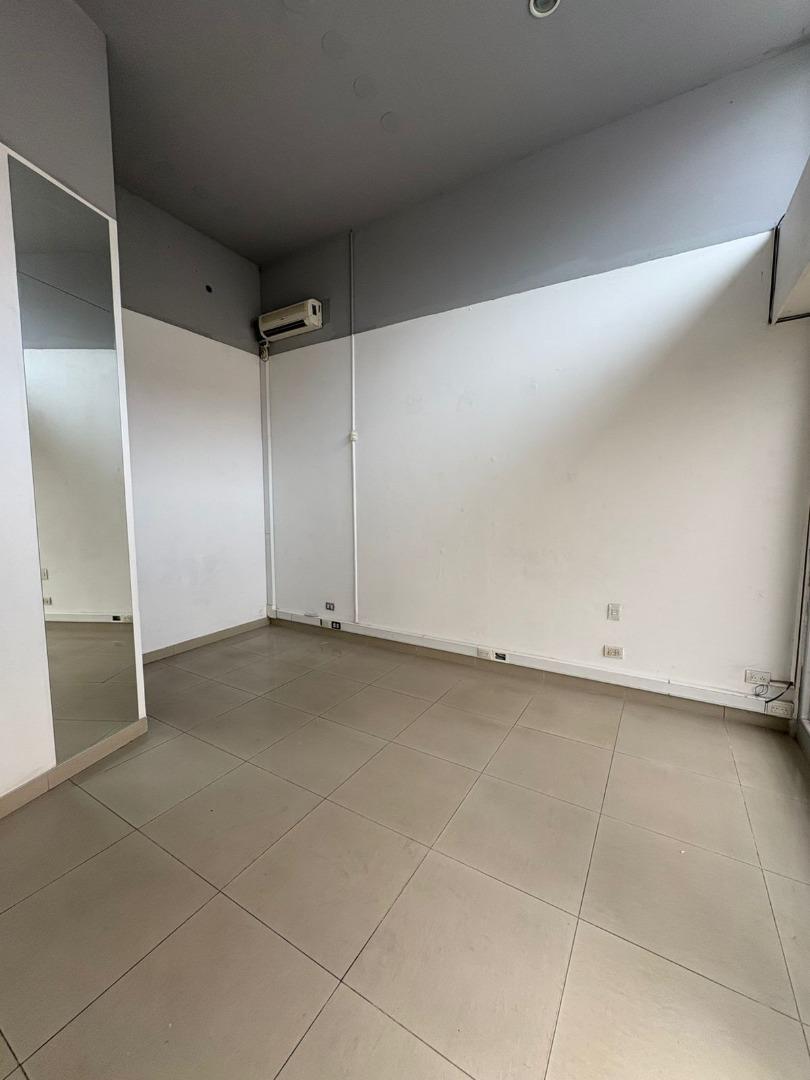 Local en Alquiler en Campana, $ 450.000