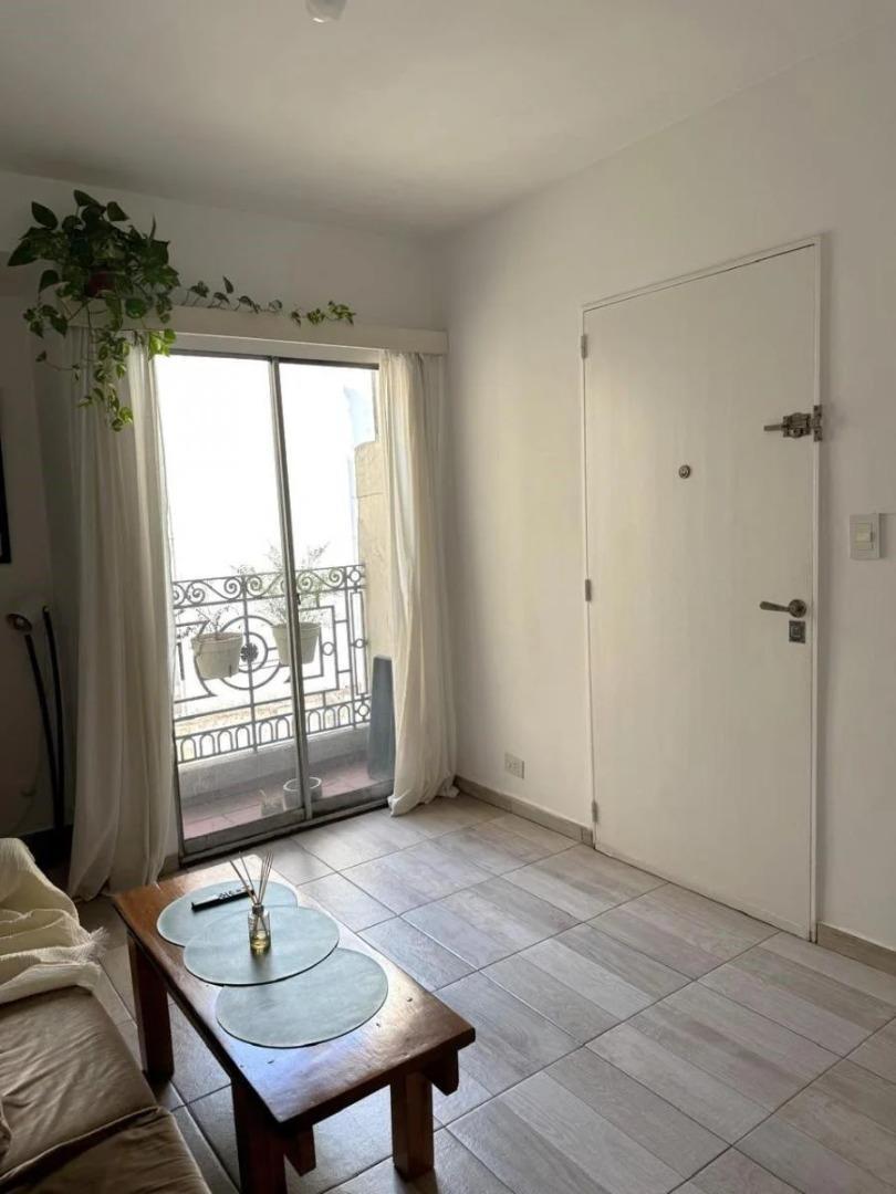 Azcuenaga 1100, Piso 7