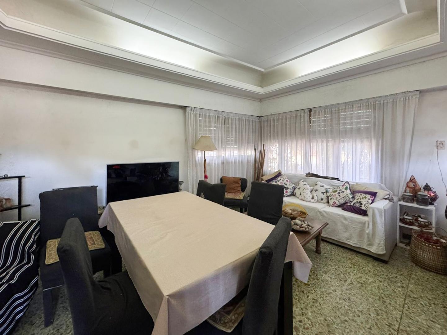 Casa 4 ambientes con 1 baño