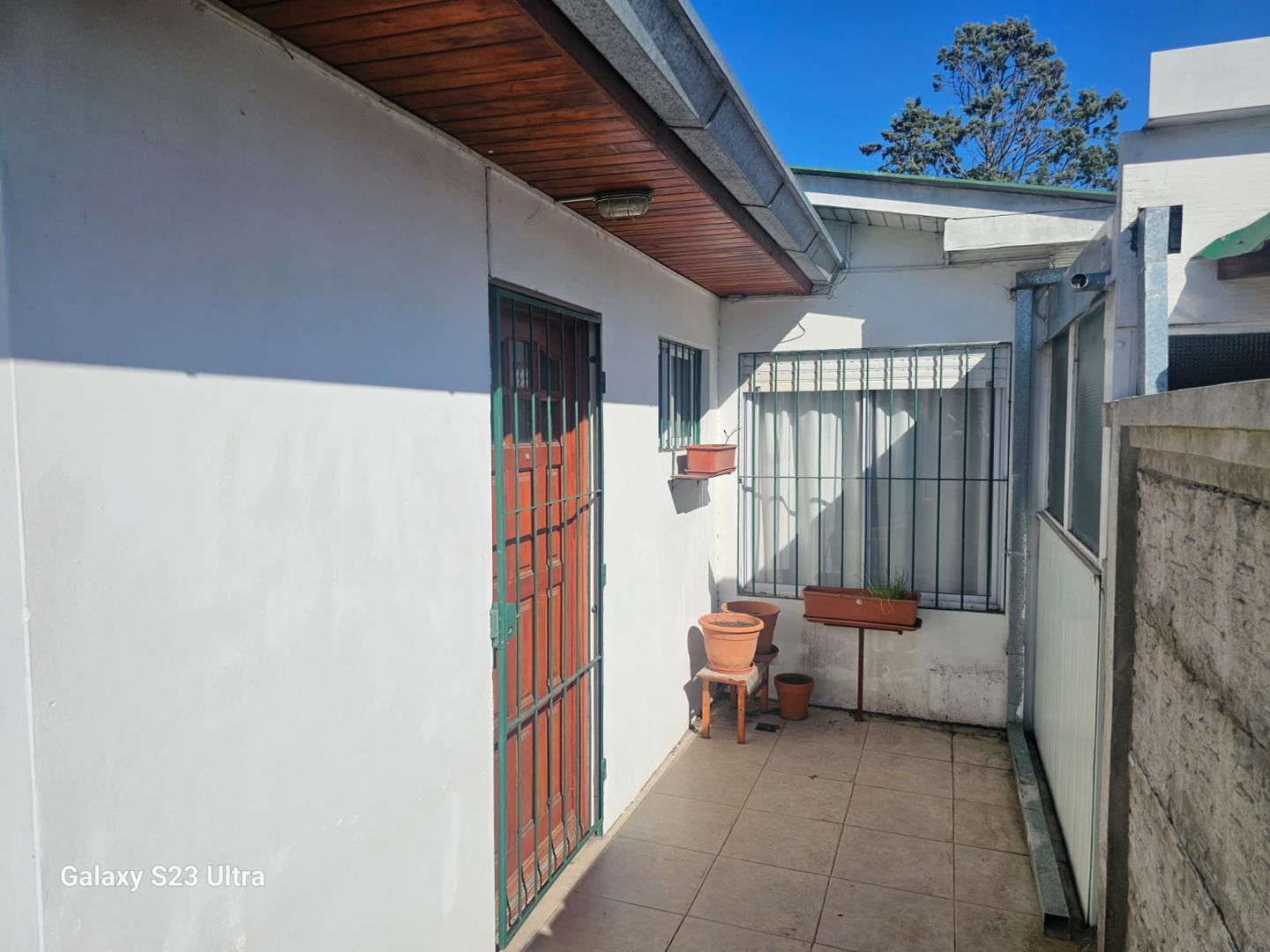 Casa 3 ambientes con 2 baños