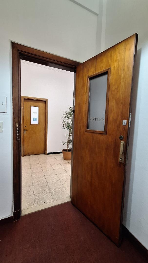 Oficina con aire en pleno Centro de Córdoba sobre peatonal