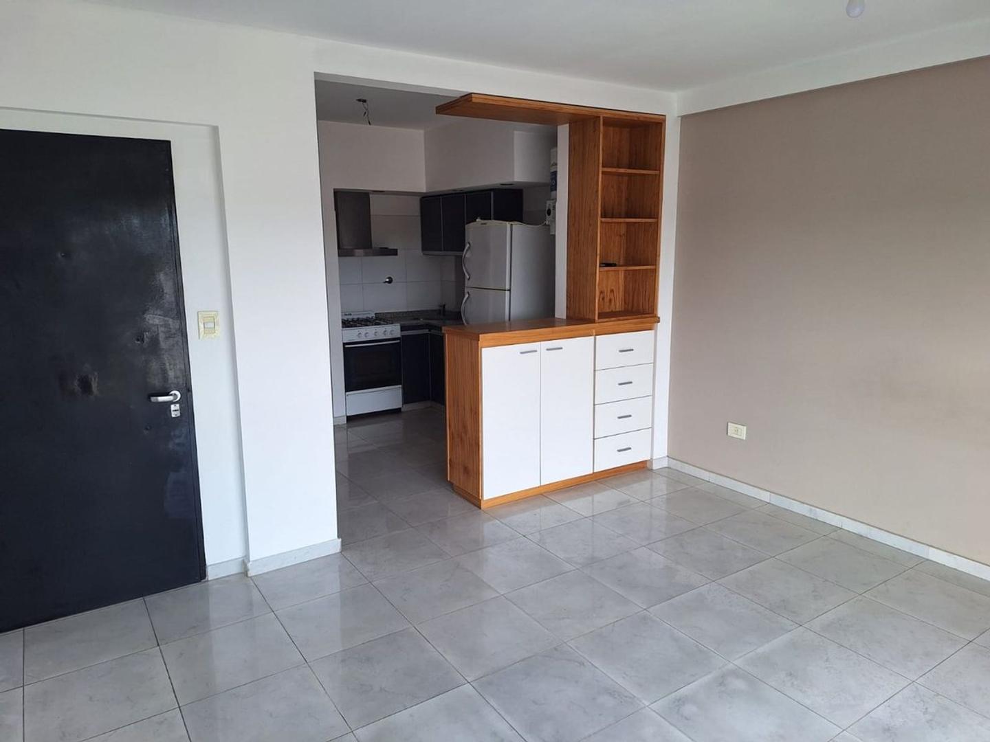 Departamento en Alquiler en Remedios De Escalada, $ 500.000