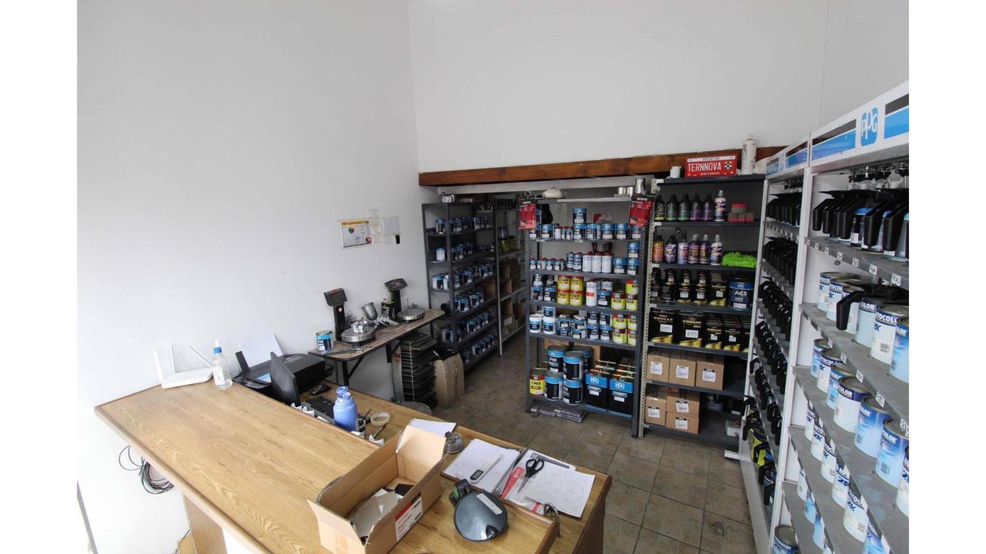 Local en Venta en Villa Sarmiento, USD 215.000