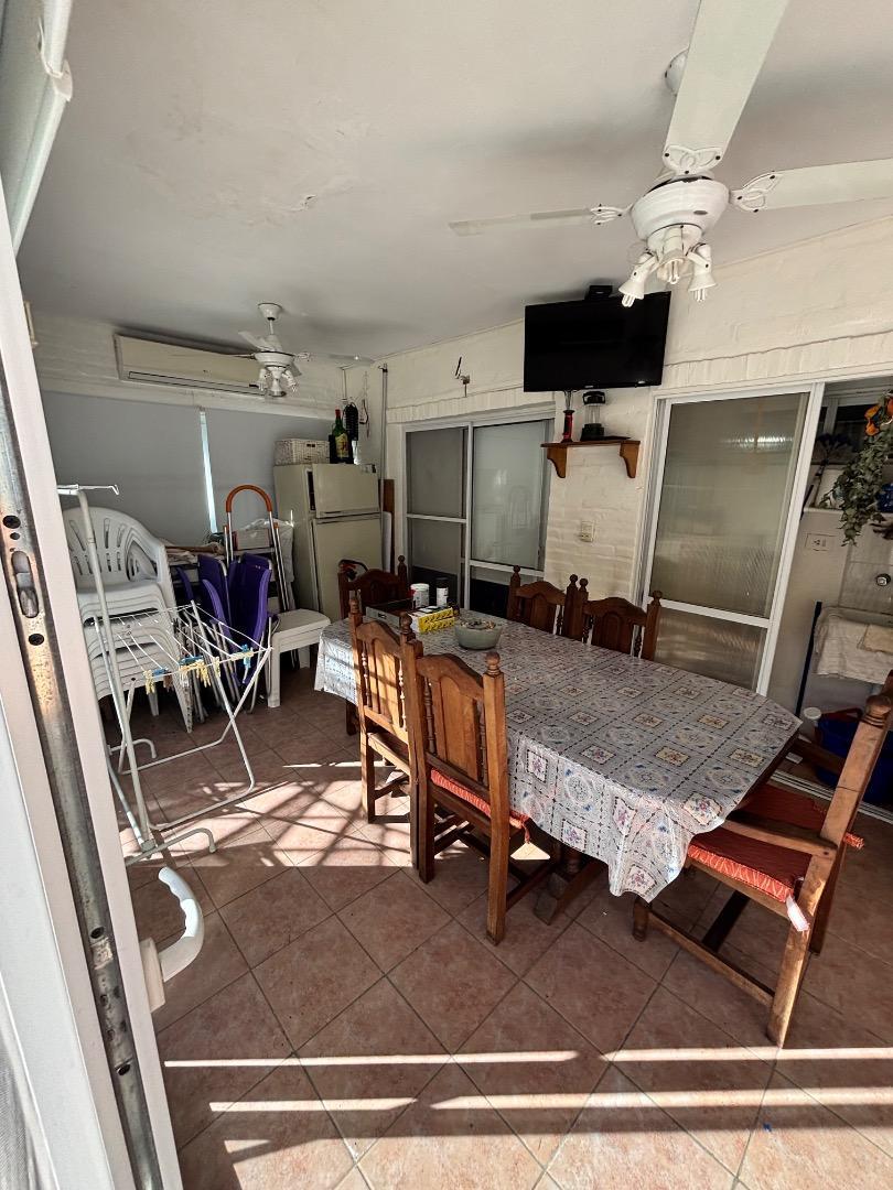 Casa en Venta con 6 cocheras