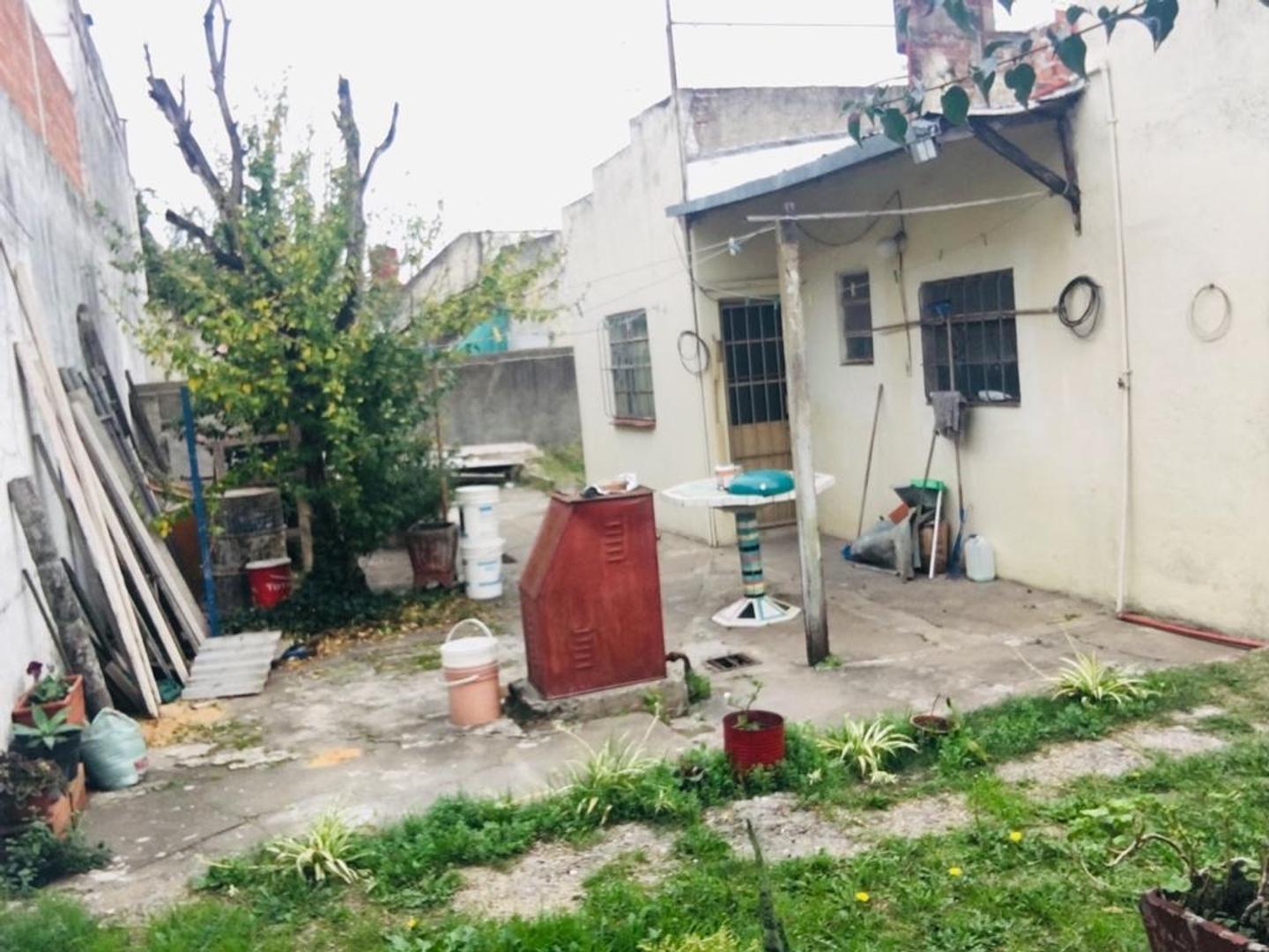 Casa 3 ambientes con 1 baño