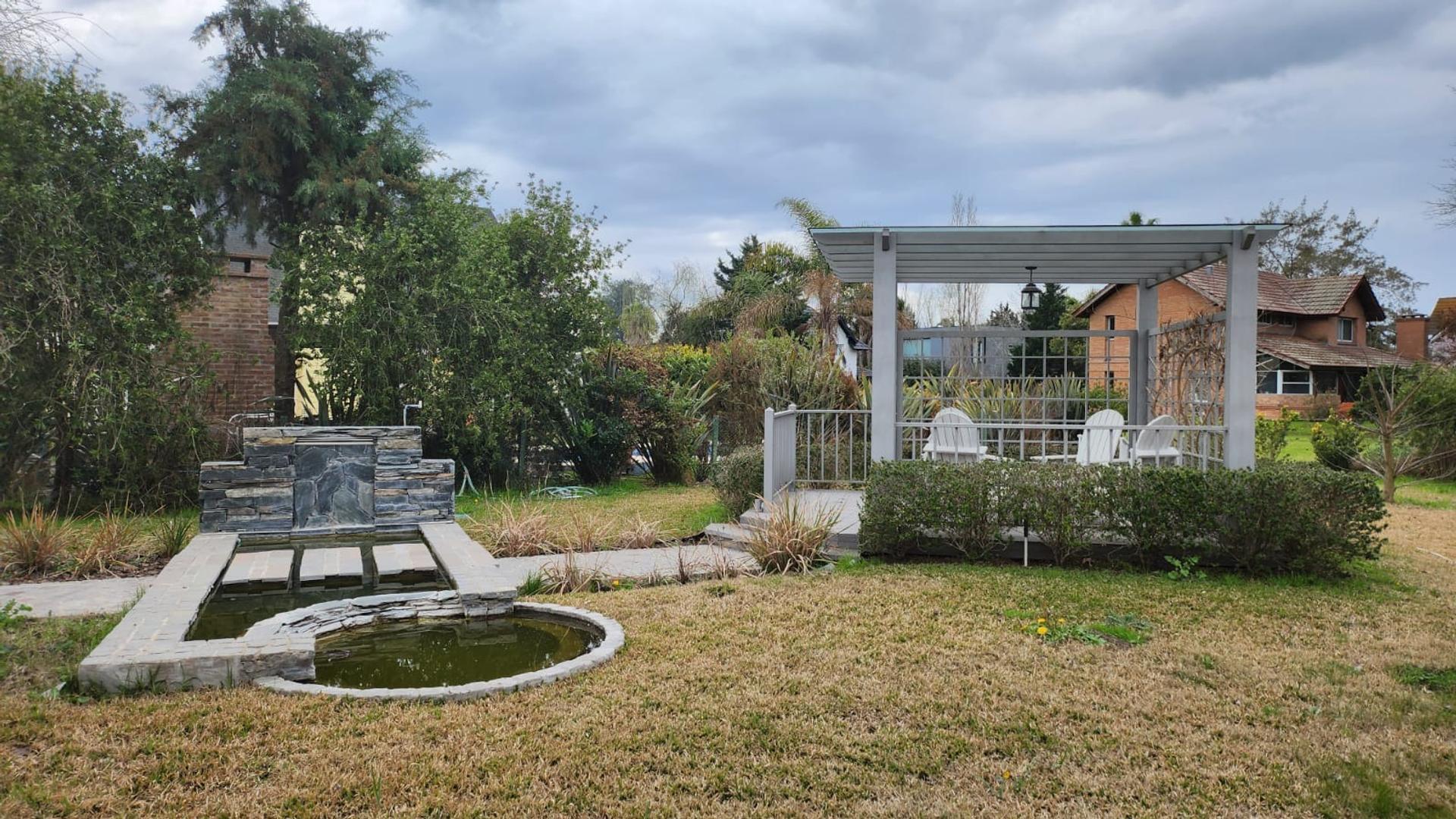 Casa 4 ambientes con 3 baños