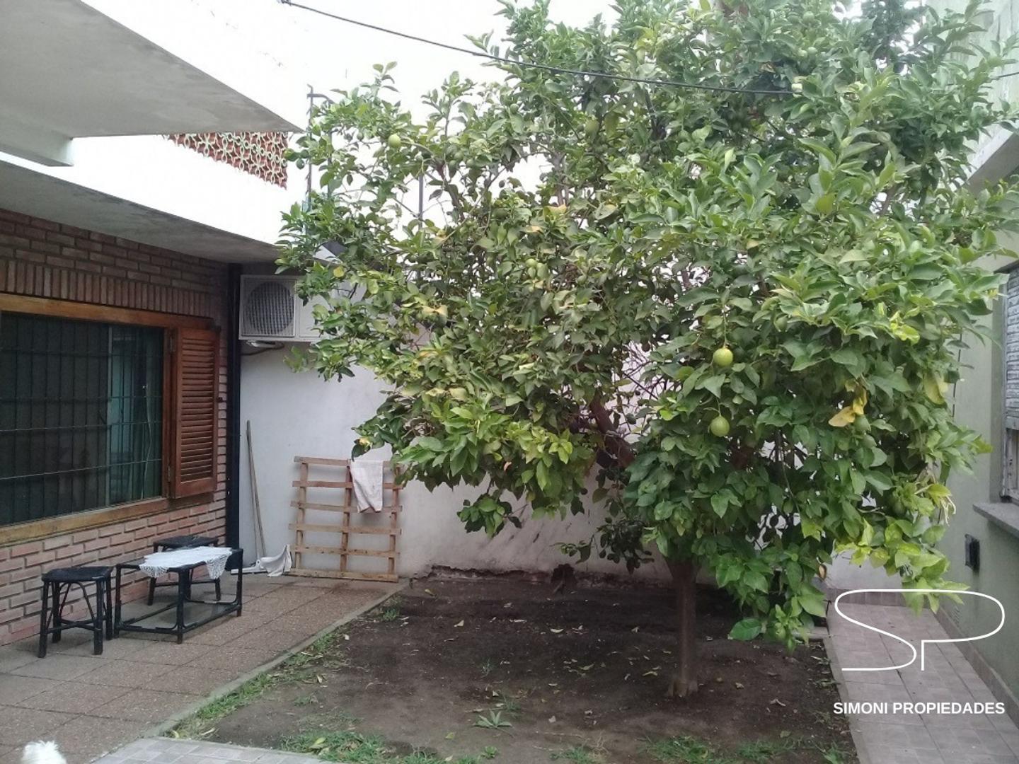 PH multifamiliar 2 ambientes con patio terraza y parrilla